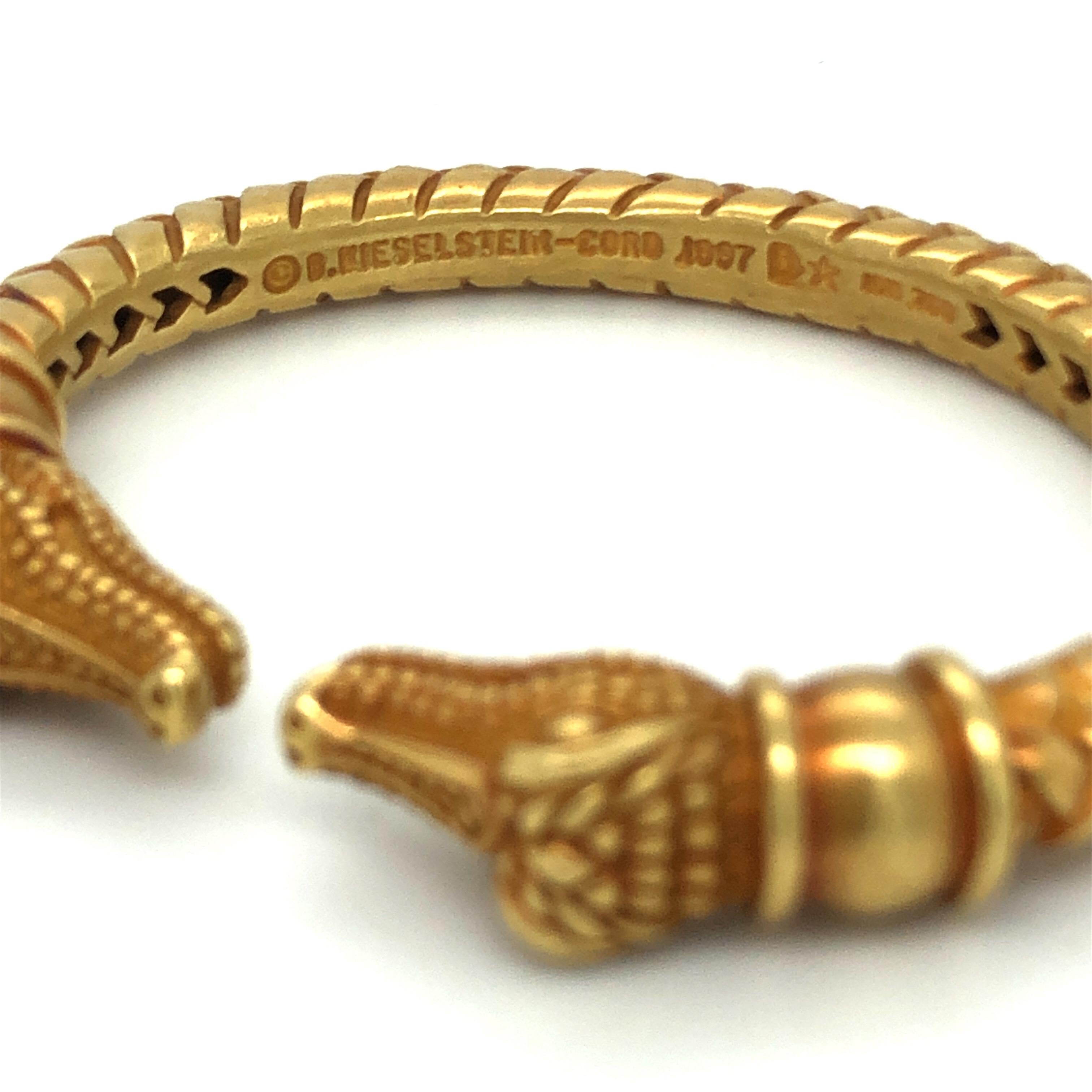 Women's or Men's Barry Kieselstein-Cord Two Alligator Heads 18 Karat Yellow Gold Bangle Bracelet