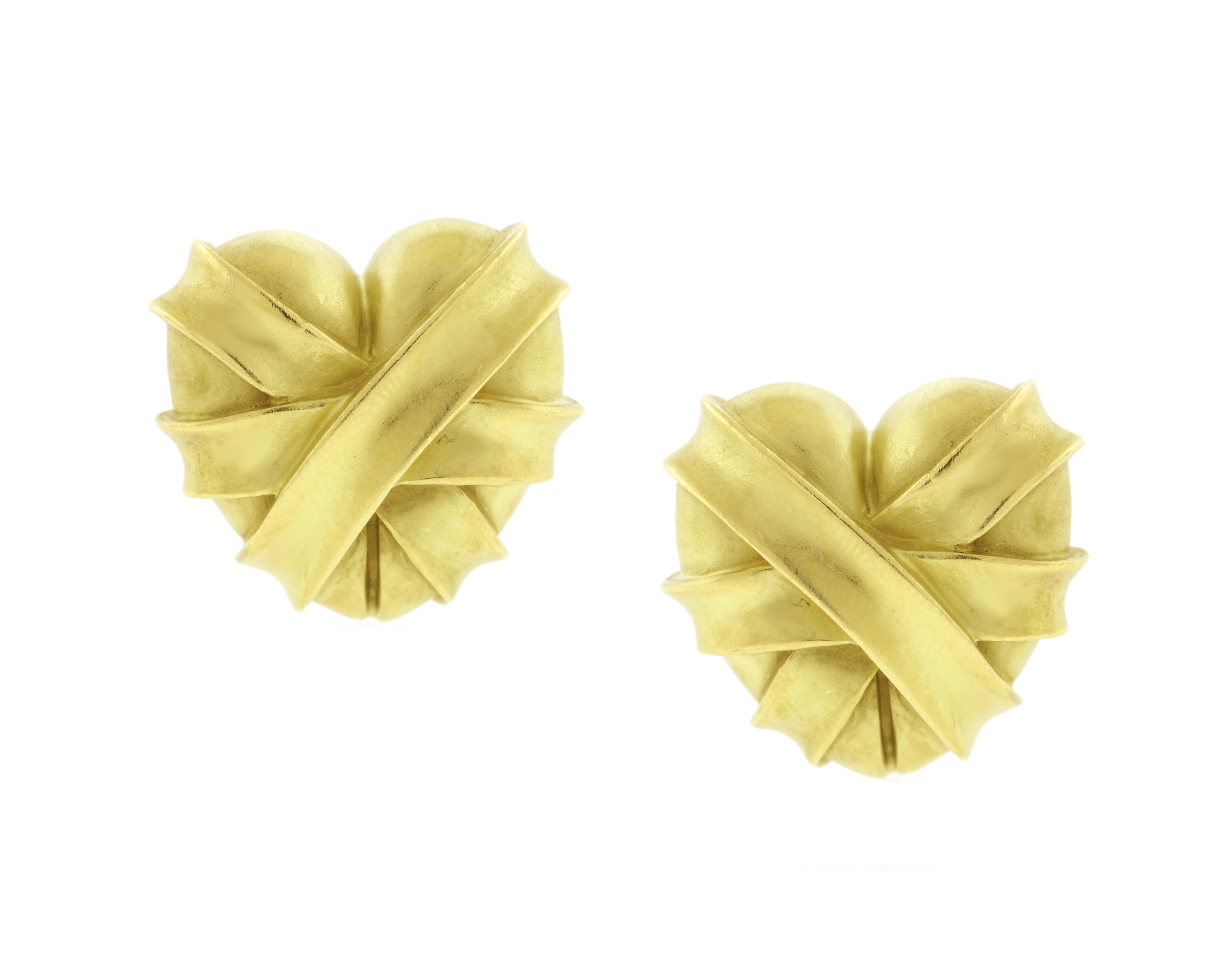 Barry Kieselstein-Cord 18Kt Gold Wrapped Heart Earrings In Excellent Condition For Sale In Bethesda, MD
