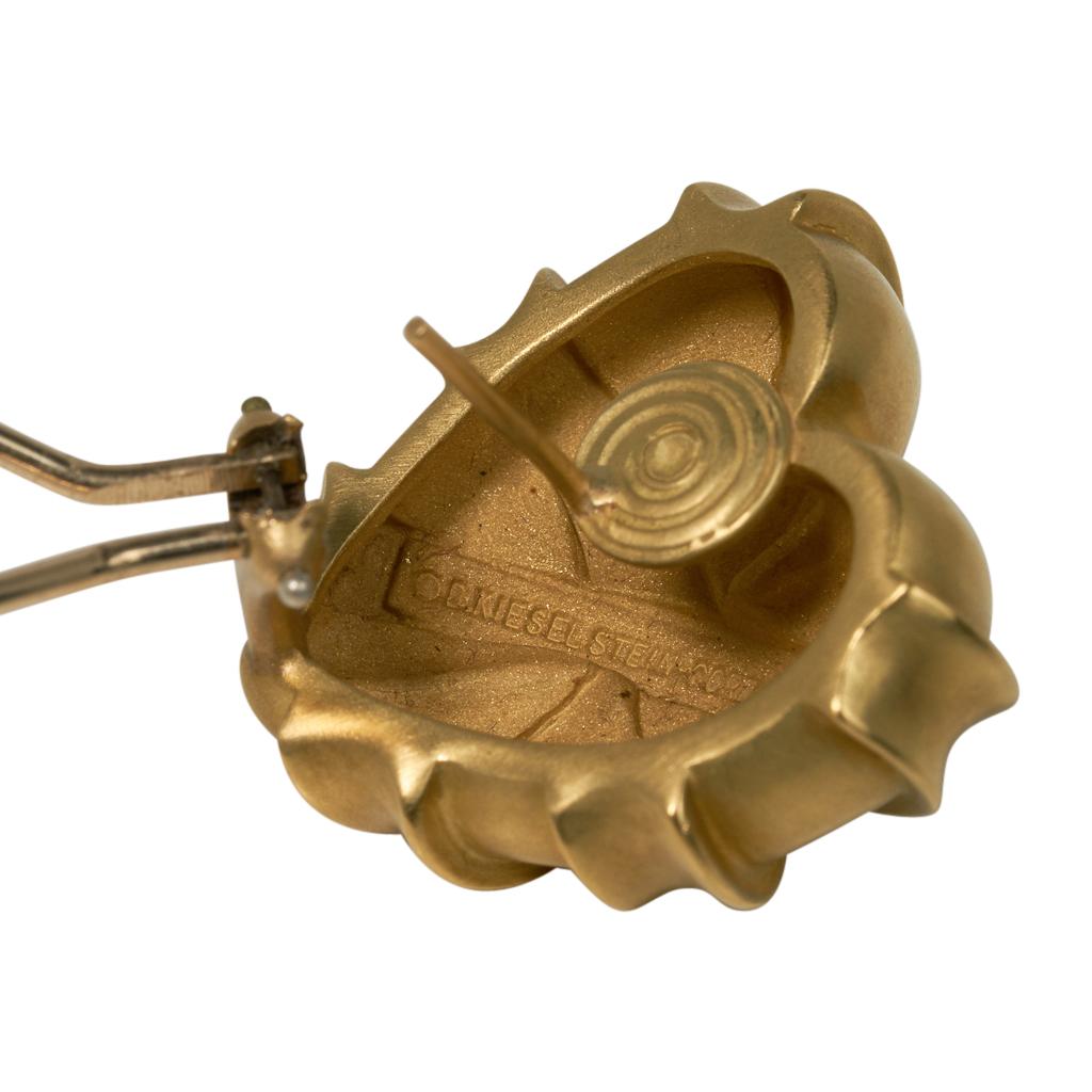 Barry Kieselstein-Cord Boucles d'oreilles en or 18 carats avec cœurs enveloppés en vente 2