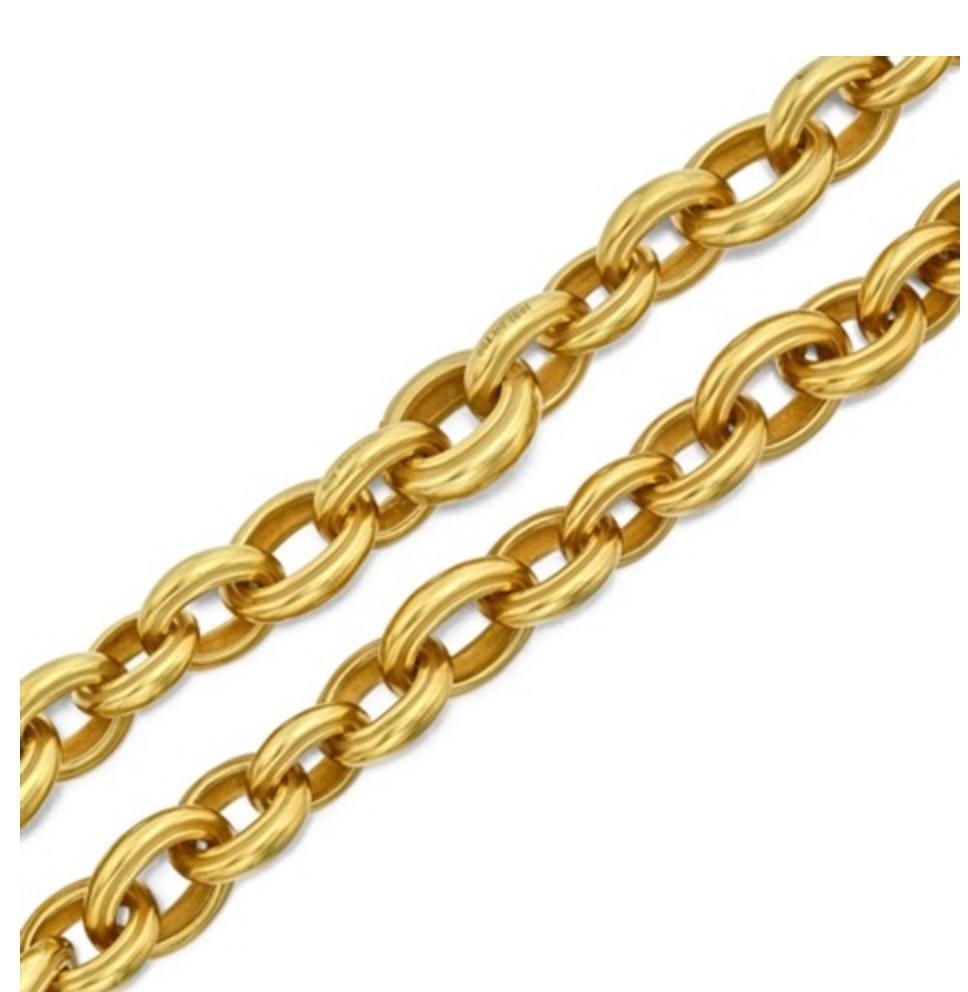 Una dichiarazione audace e da collezione della leggenda del design americano Barry Kieselstein-Cord, questa sostanziosa collana vintage di Collection's è realizzata in oro giallo massiccio 18 carati e pesa ben 217 grammi. Caratterizzato da un