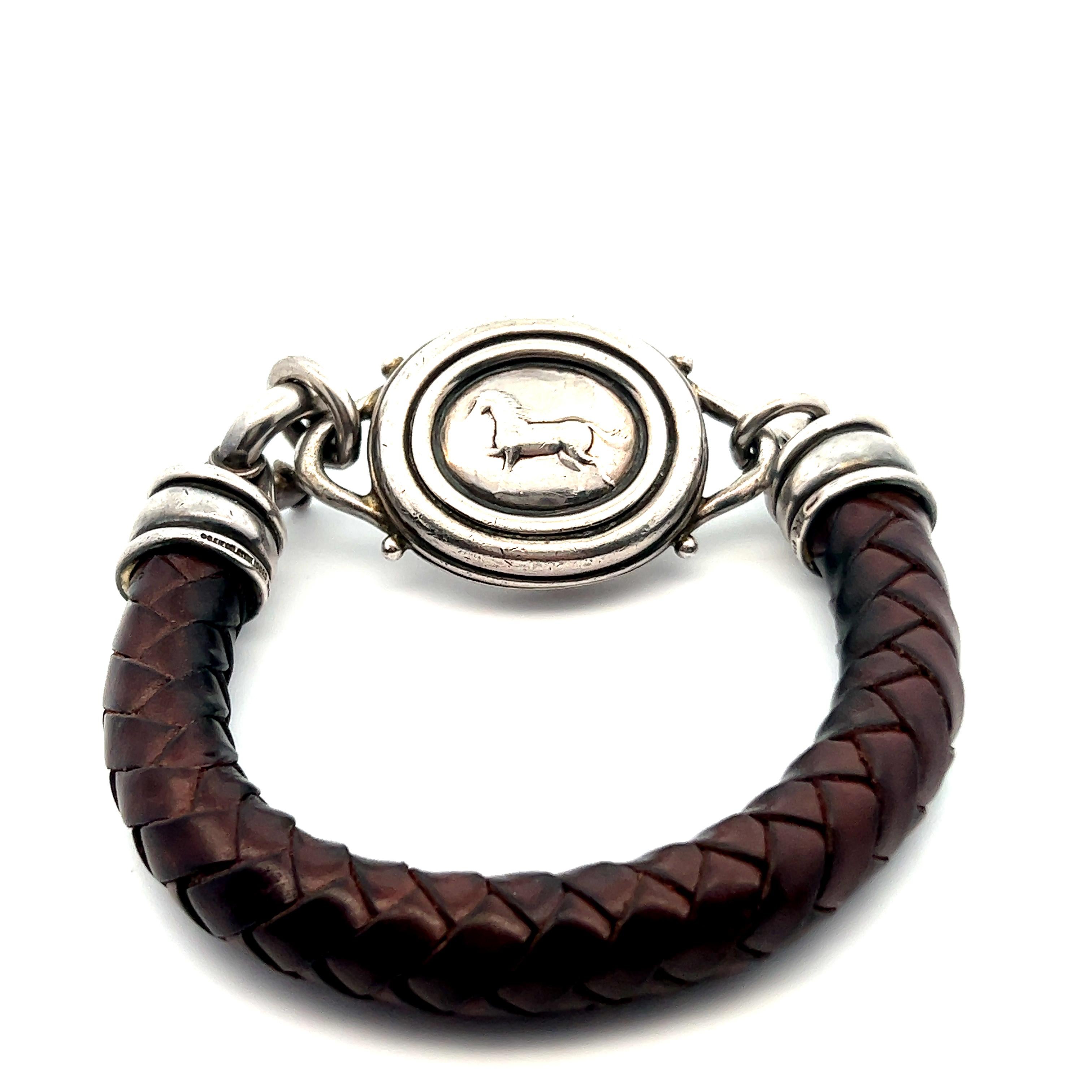 Bracelet en cuir marron tressé avec motif de cheval en argent Barry Kieselstein  en vente 3