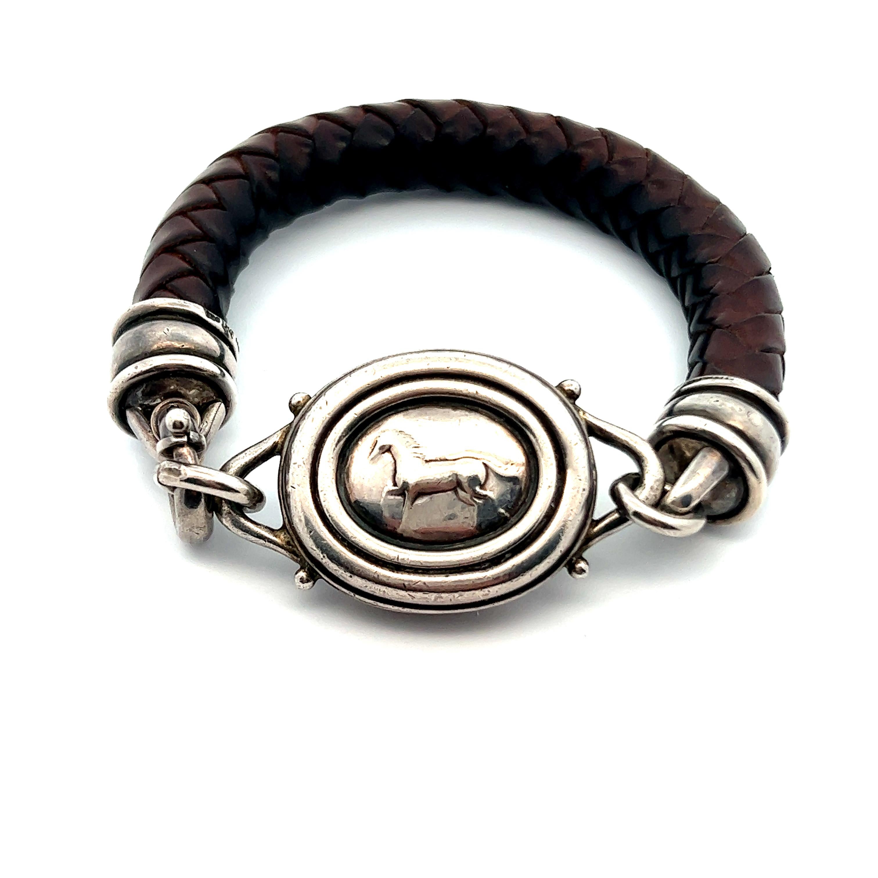 Bracelet en cuir marron tressé avec motif de cheval en argent Barry Kieselstein  en vente 4