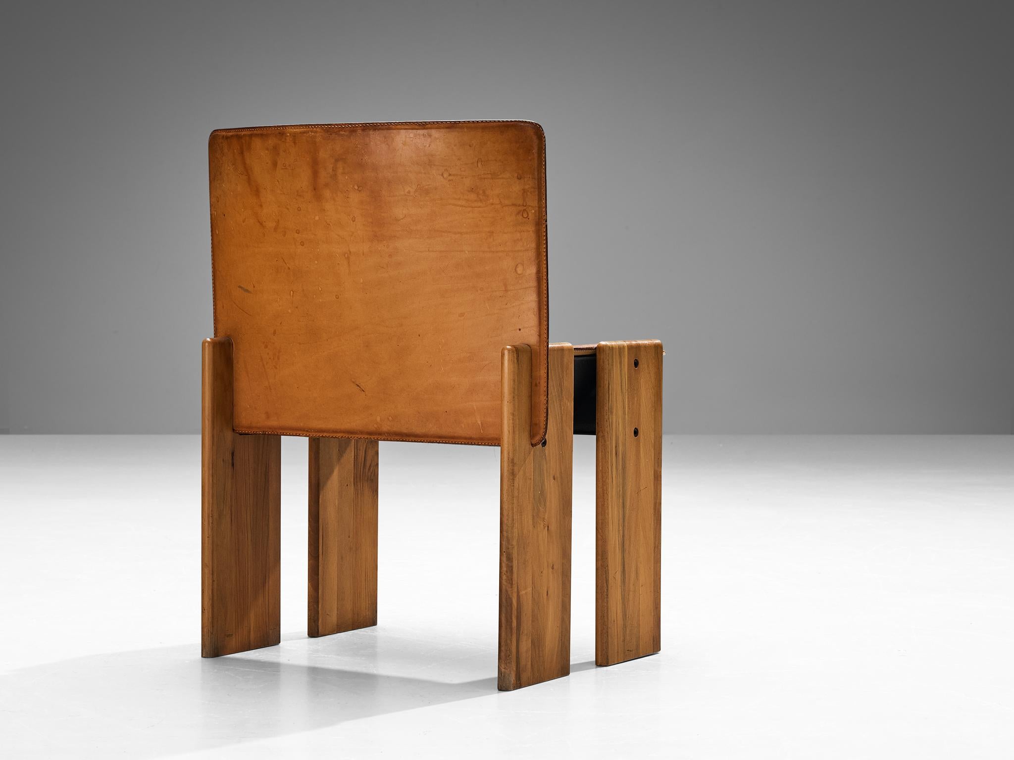 Barsacchi & Vegni Set of Four 'Avila' Dining Chairs in Walnut and Leather  7