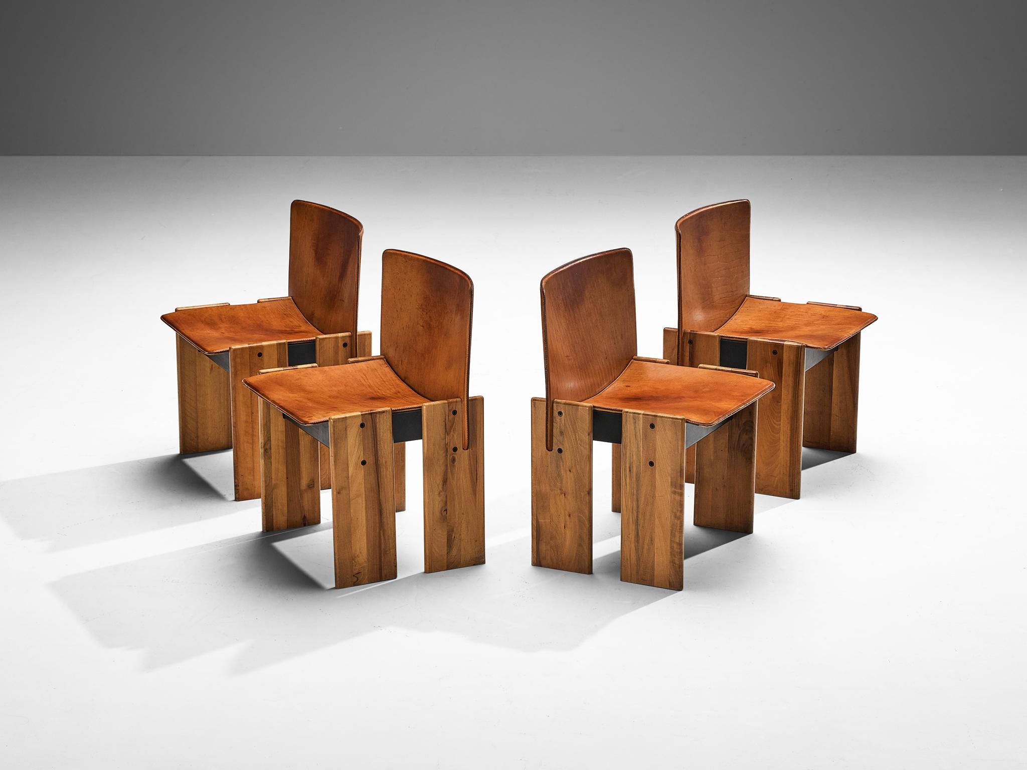Barsacchi & Vegni, set of four dining chairs, model 'Avila', walnut, leather, metal, Italy 1970s  

Lovely set of four sturdy and beautiful dining chairs with strong resemblance to the designs of Afra & Tobia Scarpa. This set of chairs catches the