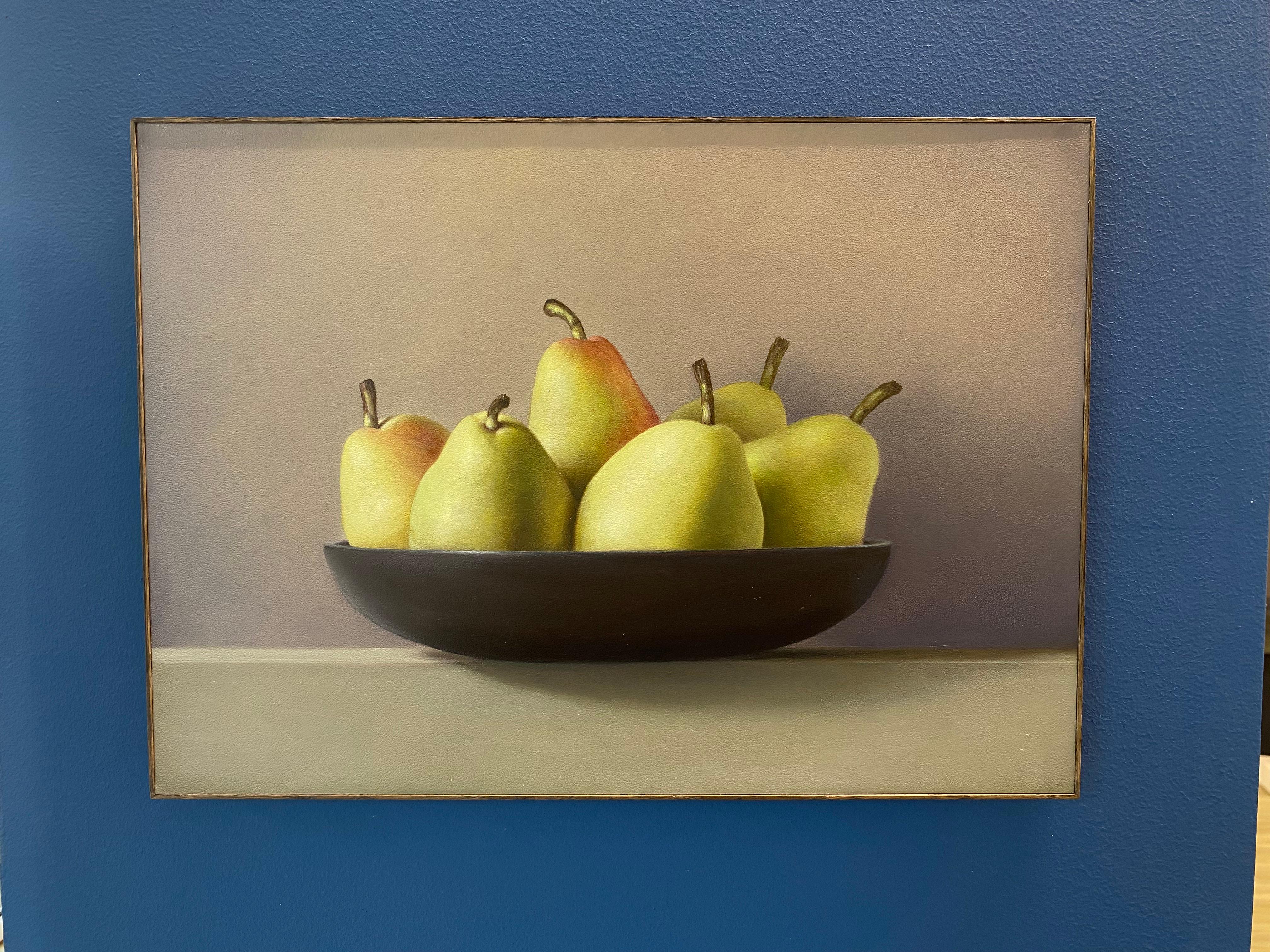 Still life with Pears -21st Century Contemporary Realistic Painting of Fruit (Grau), Still-Life Painting, von Bart Koning