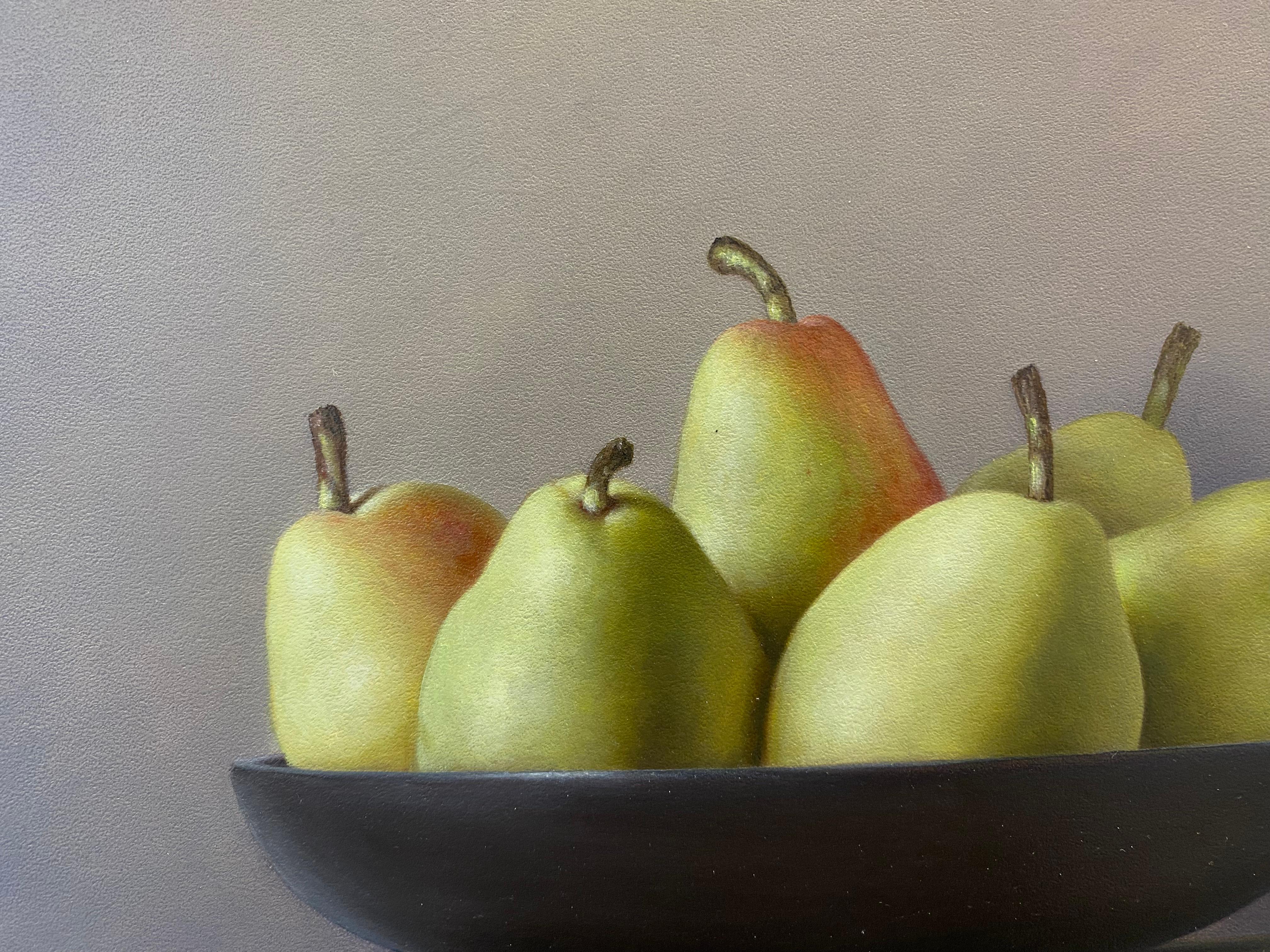 Still life with Pears -21st Century Contemporary Realistic Painting of Fruit im Angebot 1