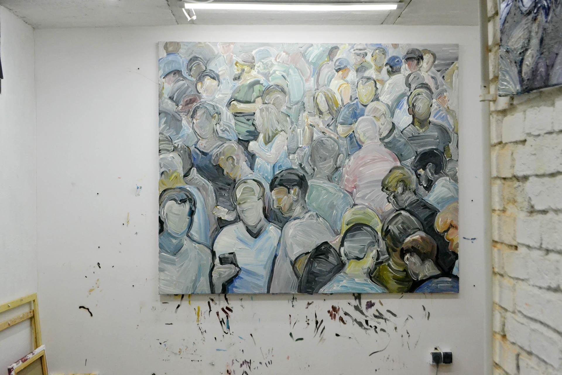 Multitud - Retrato de personas, Pintura al óleo figurativa expresiva contemporánea, XL - Figurative Painting Gris de Bartosz Kolata