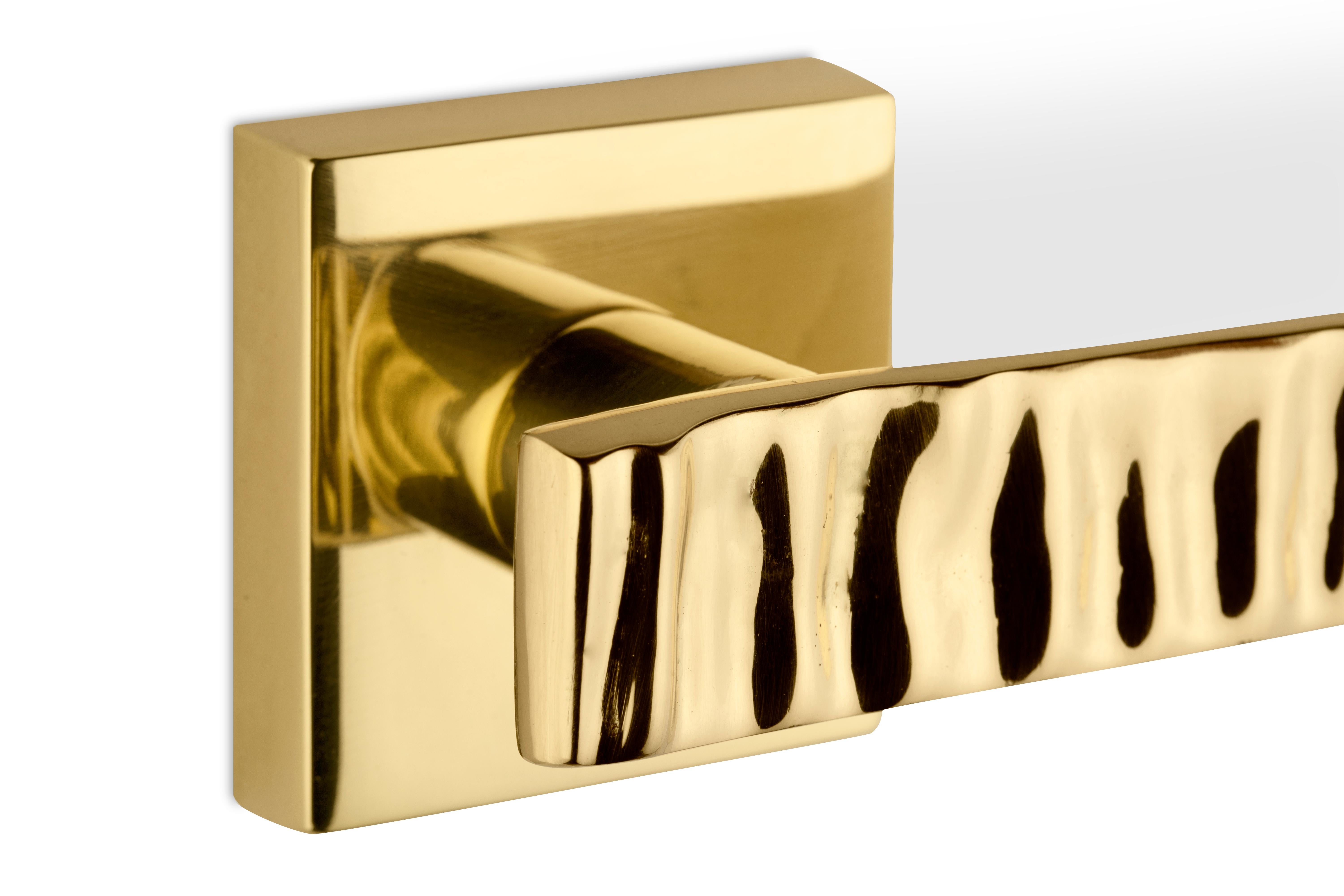 Baruka Door Hardware is our cultural manifest, a perfect reflection of a thousand years old legacy, an ode to Japan. Made of brass, Baruka represents culture, customs, and values, becoming a modern and strong door lever to embellish your entryway