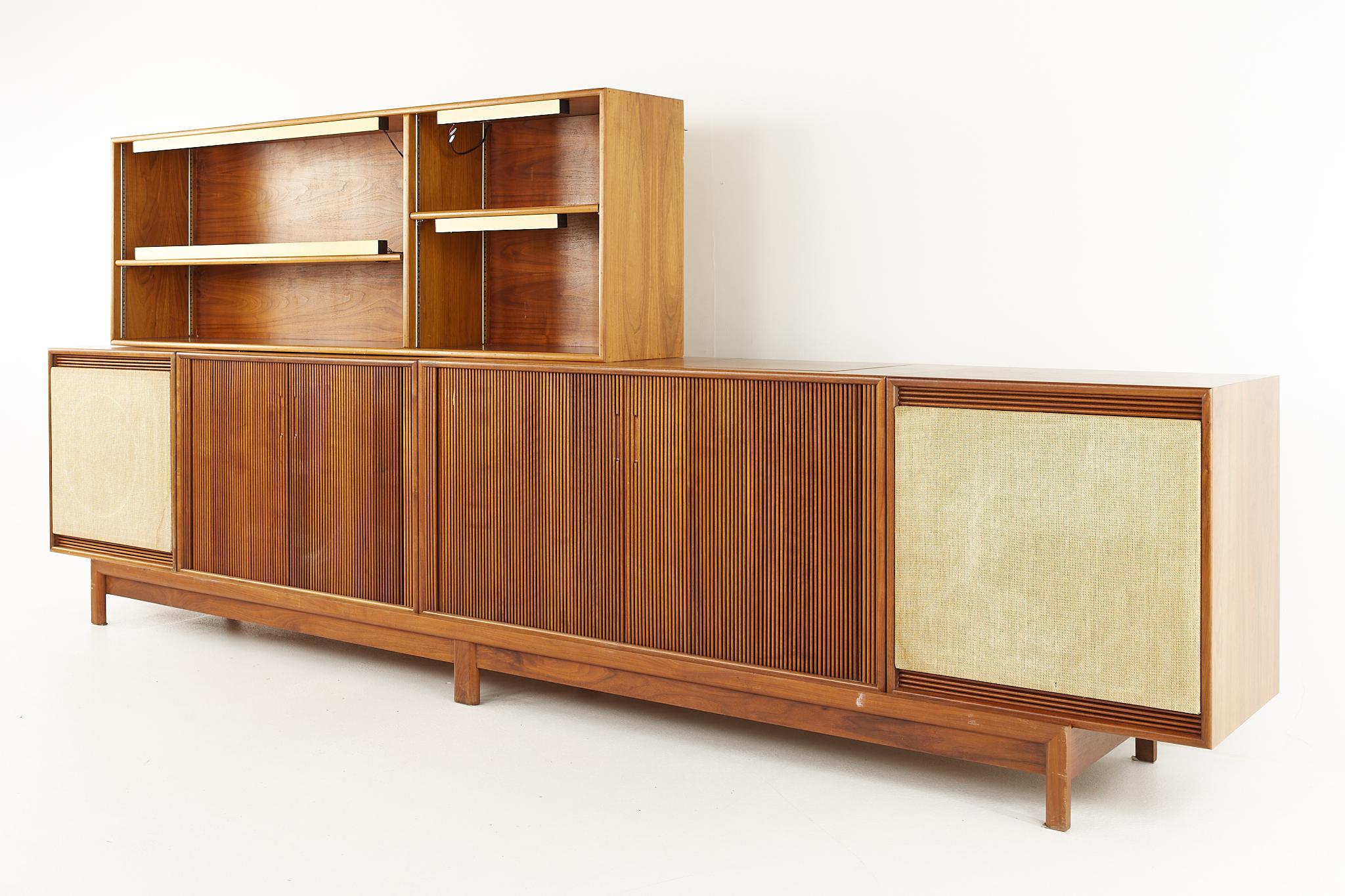 barzilay stereo console