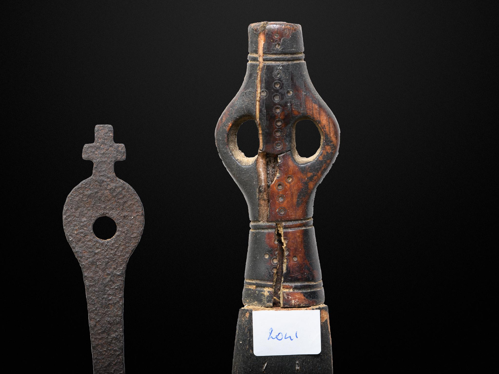 Bas Kongo- Schwert, Privatsammlung von Bruno Conti „Brusseln“ (Handgefertigt) im Angebot