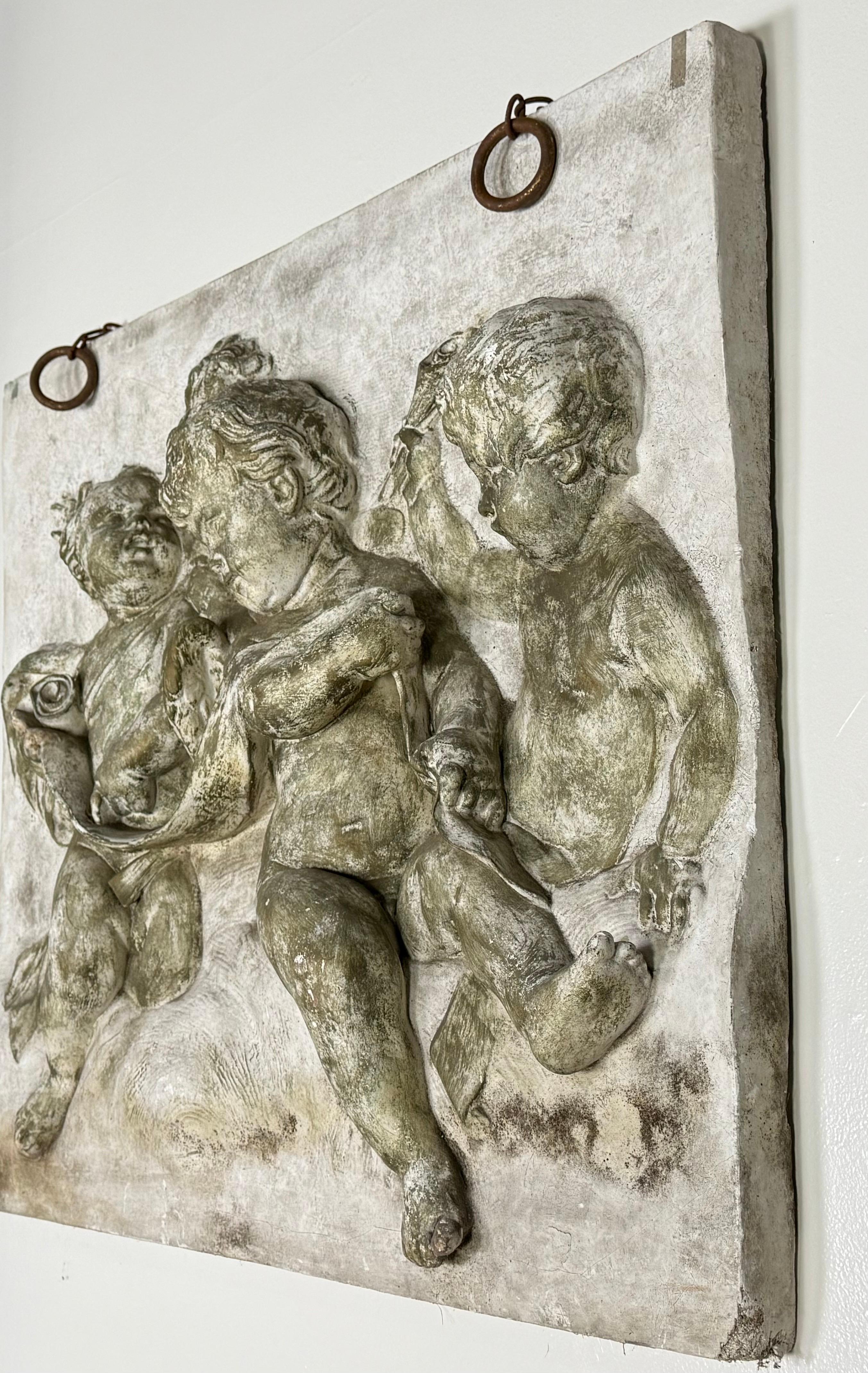 Bas-relief représentant des figures de chérubins C.C. C. 1900 en vente 4
