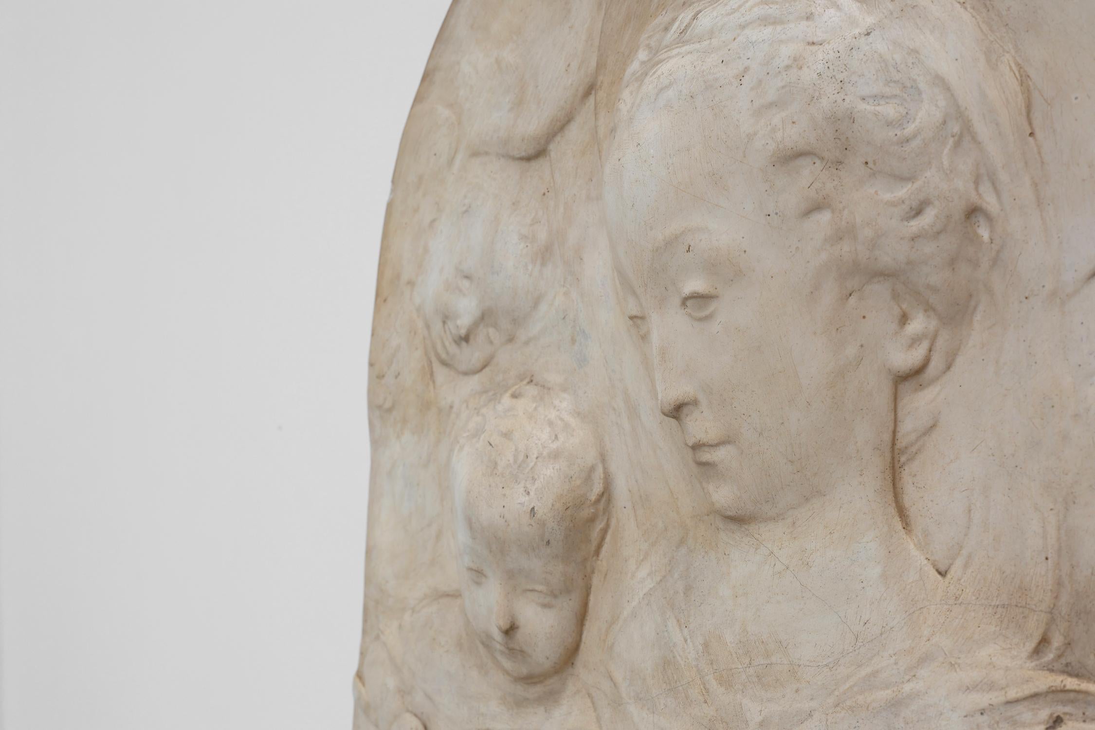 Bassorilievo in stucco di Madonna con bambino di Antonio Rossellino, Italia, 1880 ca. in vendita 4