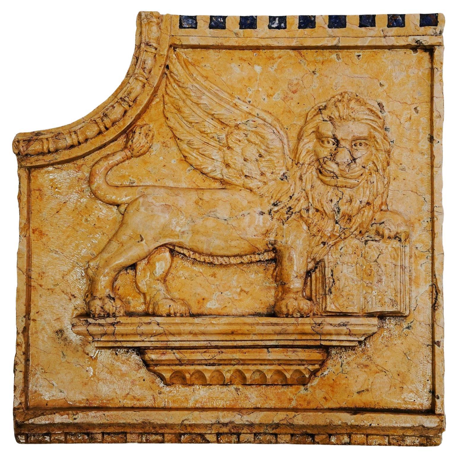 Bas-relief Lion of San Marco, in Siena yellow marble, bust in  marble, sculpure For Sale