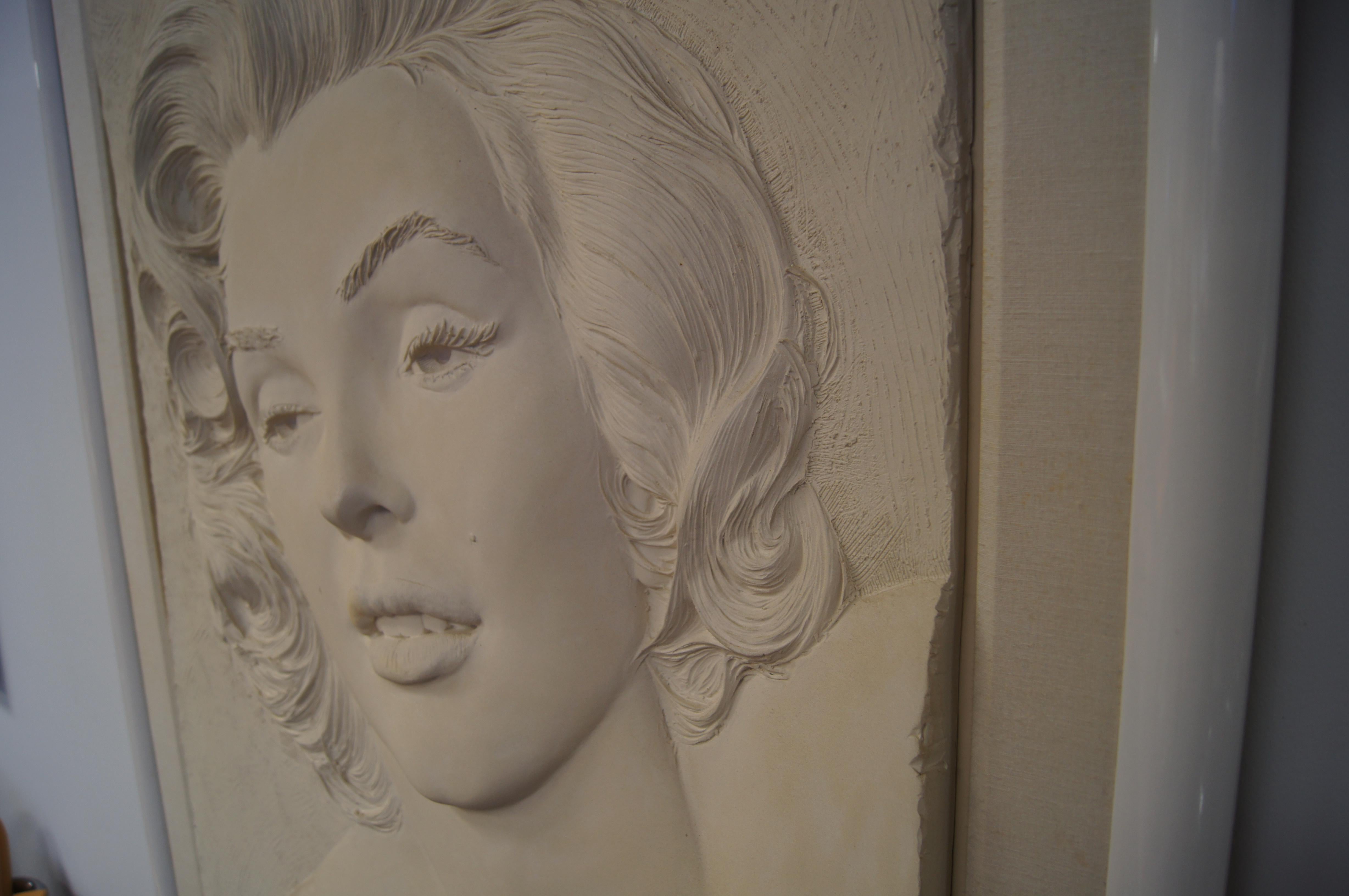Bas-Relief von Marilyn Monroe von Bill Mack (Ende des 20. Jahrhunderts) im Angebot