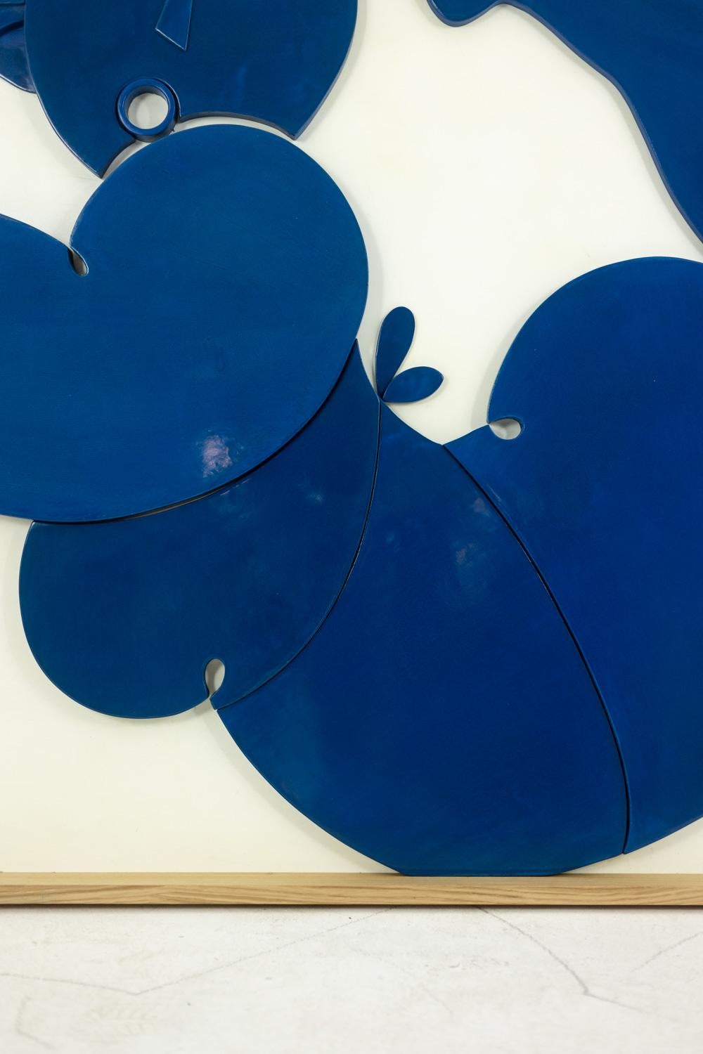 Flachrelief-Tafel mit dem Titel 