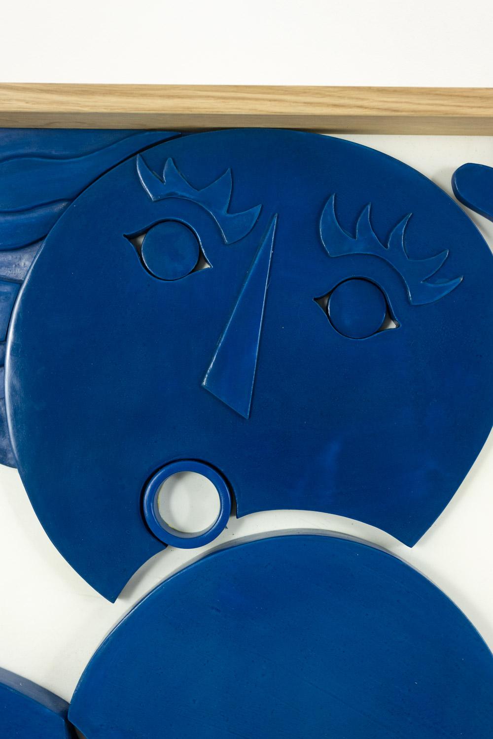 Flachrelief-Tafel mit dem Titel 