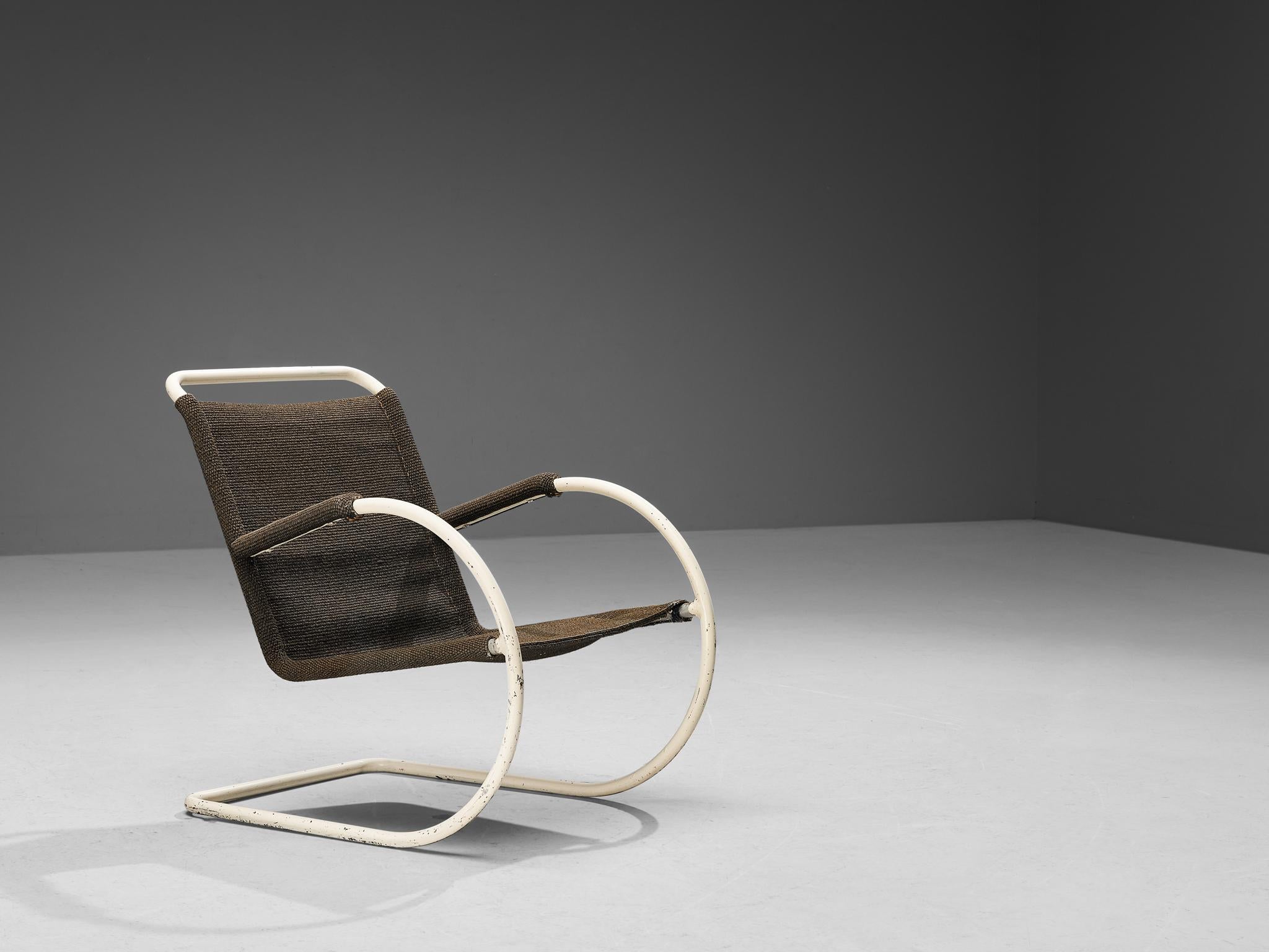 Bas van Pelt for My Home, armchair, lacquered steel, sisal, The Netherlands, circa 1934

This original comfortable lounge chair is designed by the Dutch interior and furniture designer Bas van Pelt (1900-1945). The construction of this particular