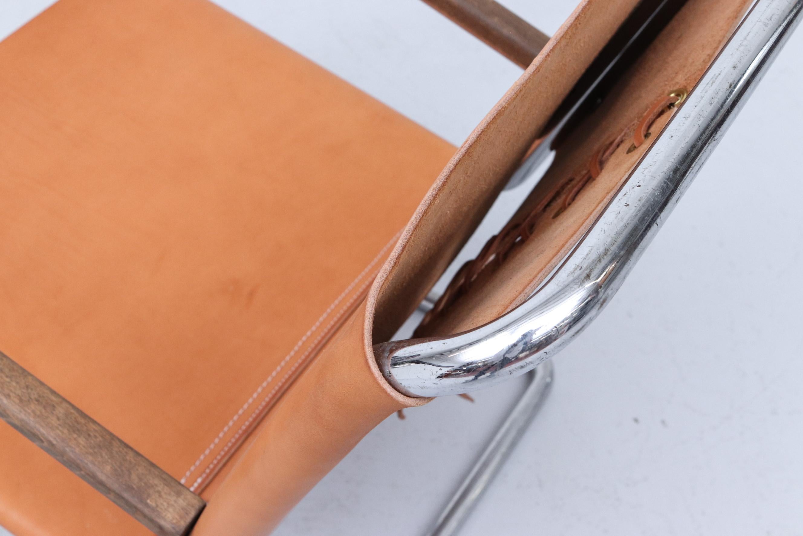 Chaise longue tubulaire Bas Van Pelt en cuir et chrome 5