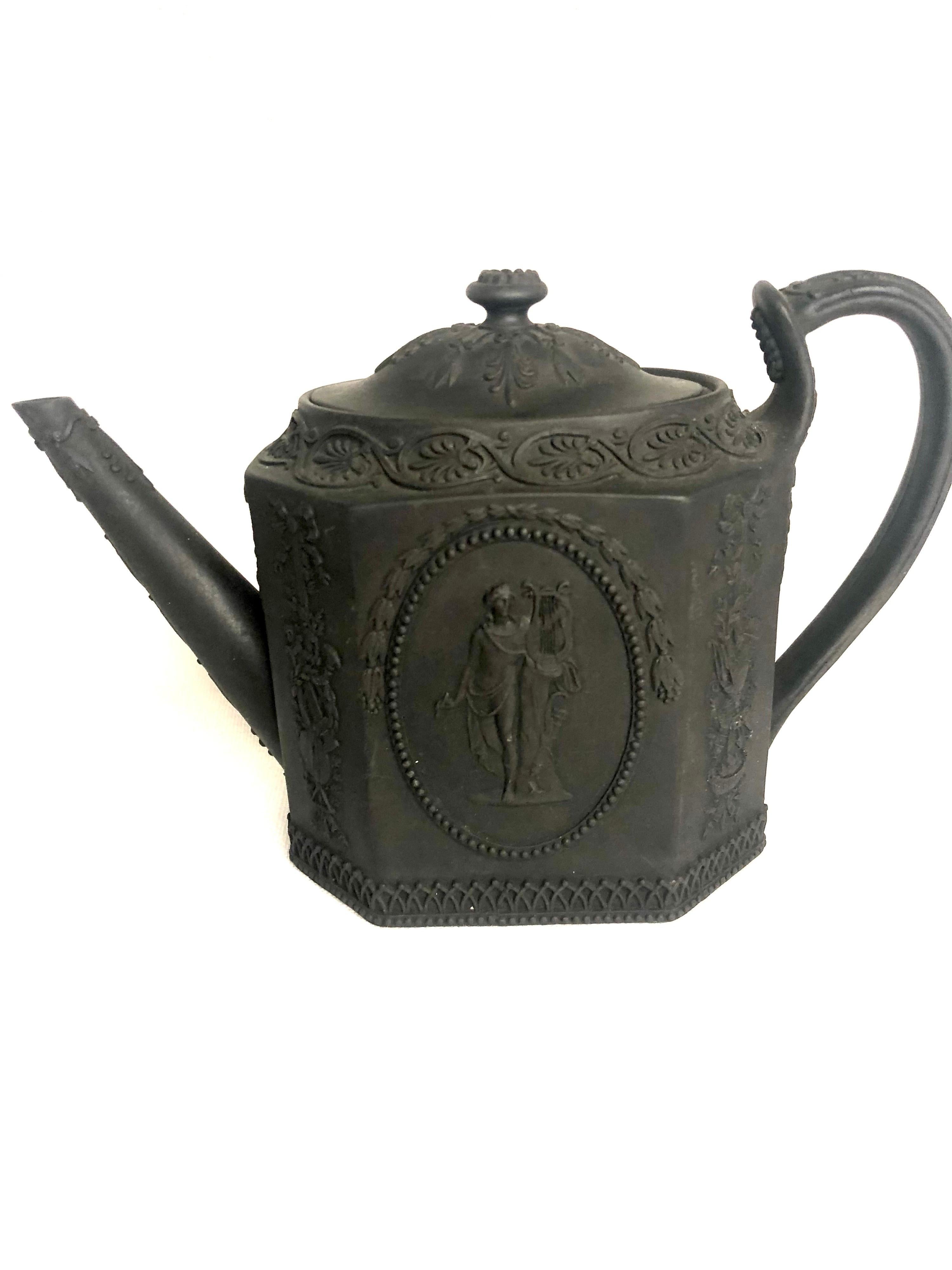 Basalt Wedgwood Teapot with Medallions of Man with Lyre and Lady on Pedestal For Sale 3