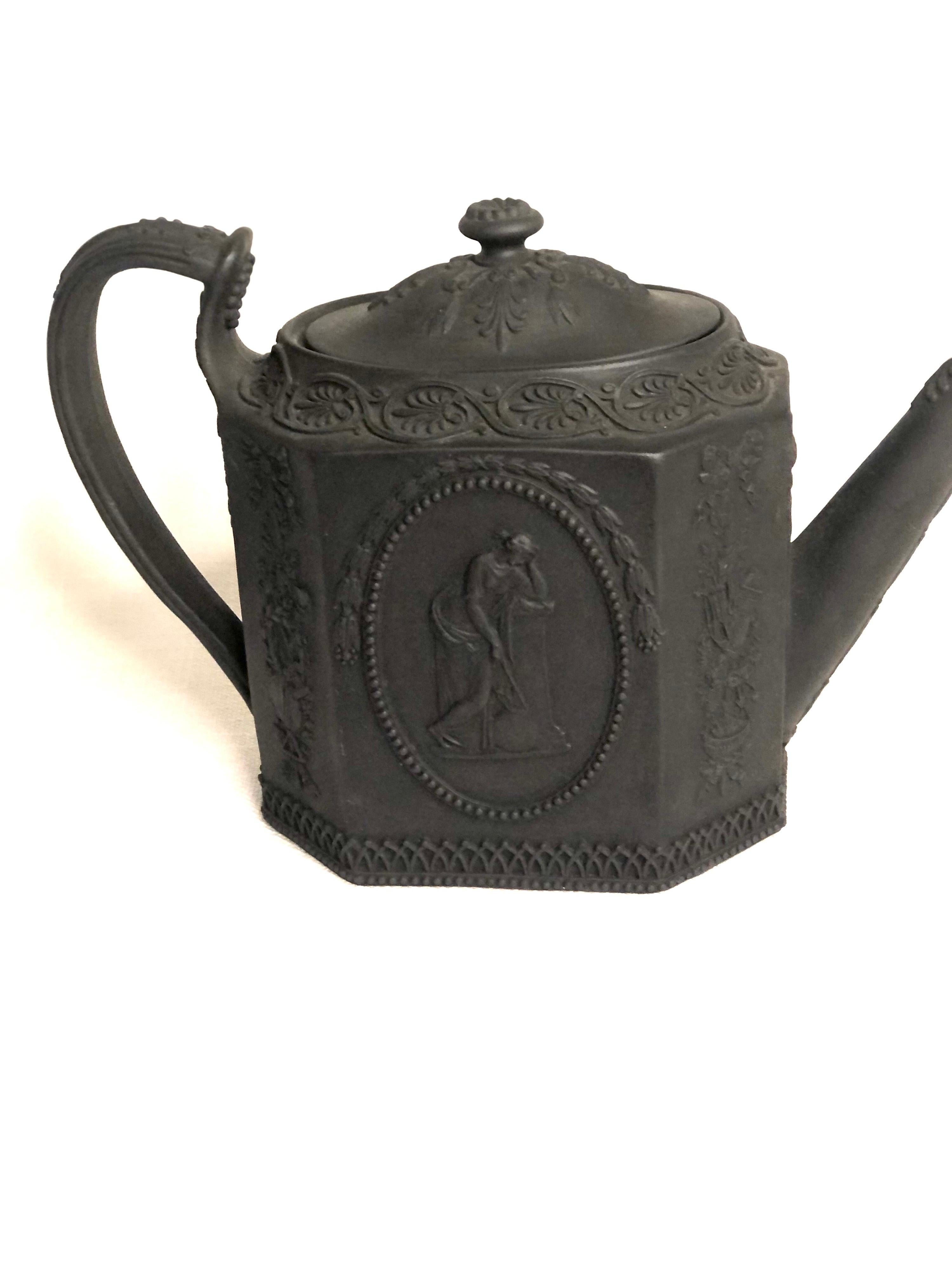 Basalt Wedgwood Teapot with Medallions of Man with Lyre and Lady on Pedestal For Sale 9