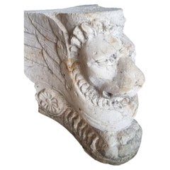 Stone pedestal in the shape of a winged lion – 16th century, Italy, Renaissance