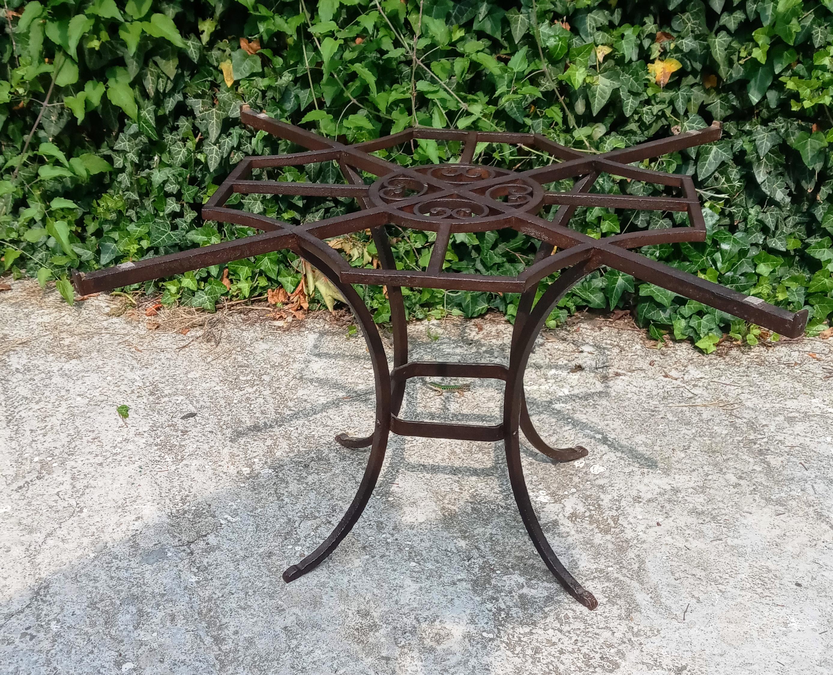 base x coffee table, wrought iron In Good Condition For Sale In Felino, IT