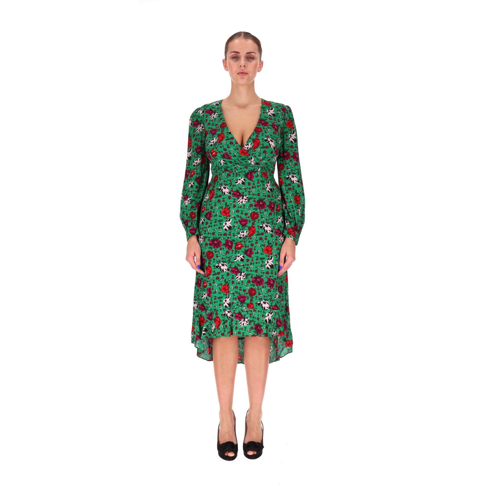 BA-as - Robe midi à fleurs

Robe verte en viscose avec imprimé floral rouge, rose et blanc.

Il présente une encolure en V enveloppante, des manches volantes et un ourlet bas montant.

Fermeture à glissière dissimulée au dos.

Rrp Approx.