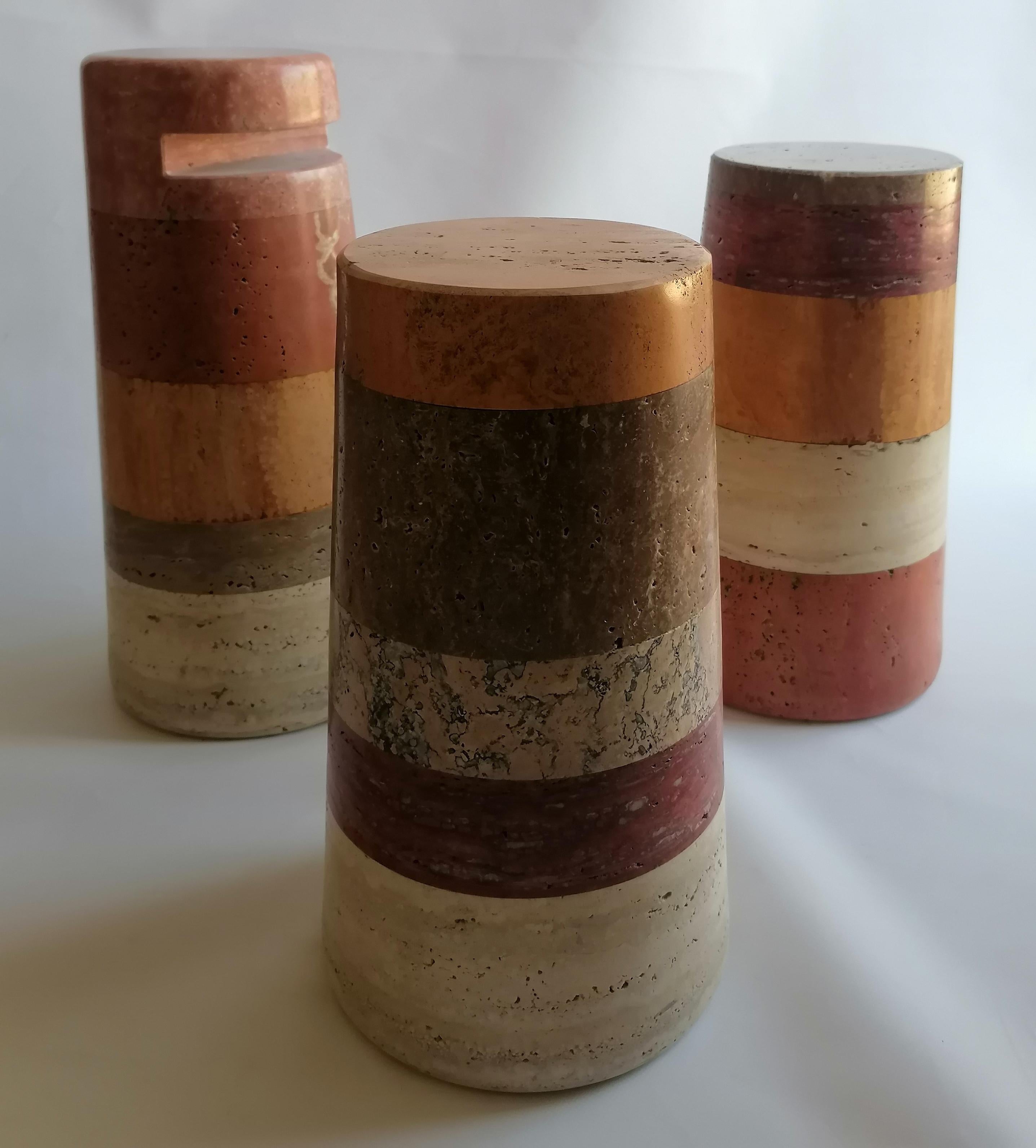 Travertin Basi tavolo basso original in travertini vari colore -made in Italy en vente