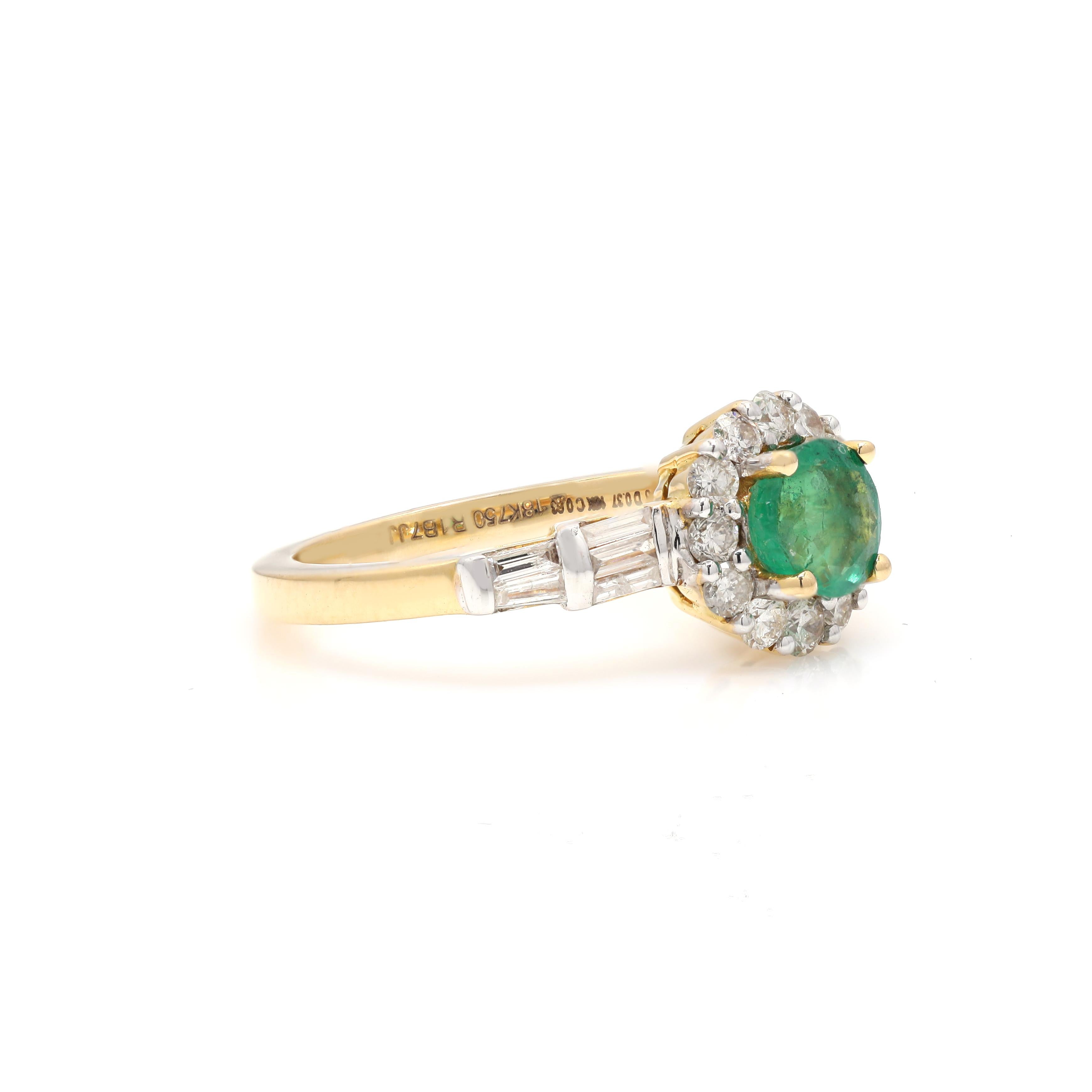 For Sale:  Basic Emerald Ring with Diamonds in 18 Karat Yellow Gold for Her 3