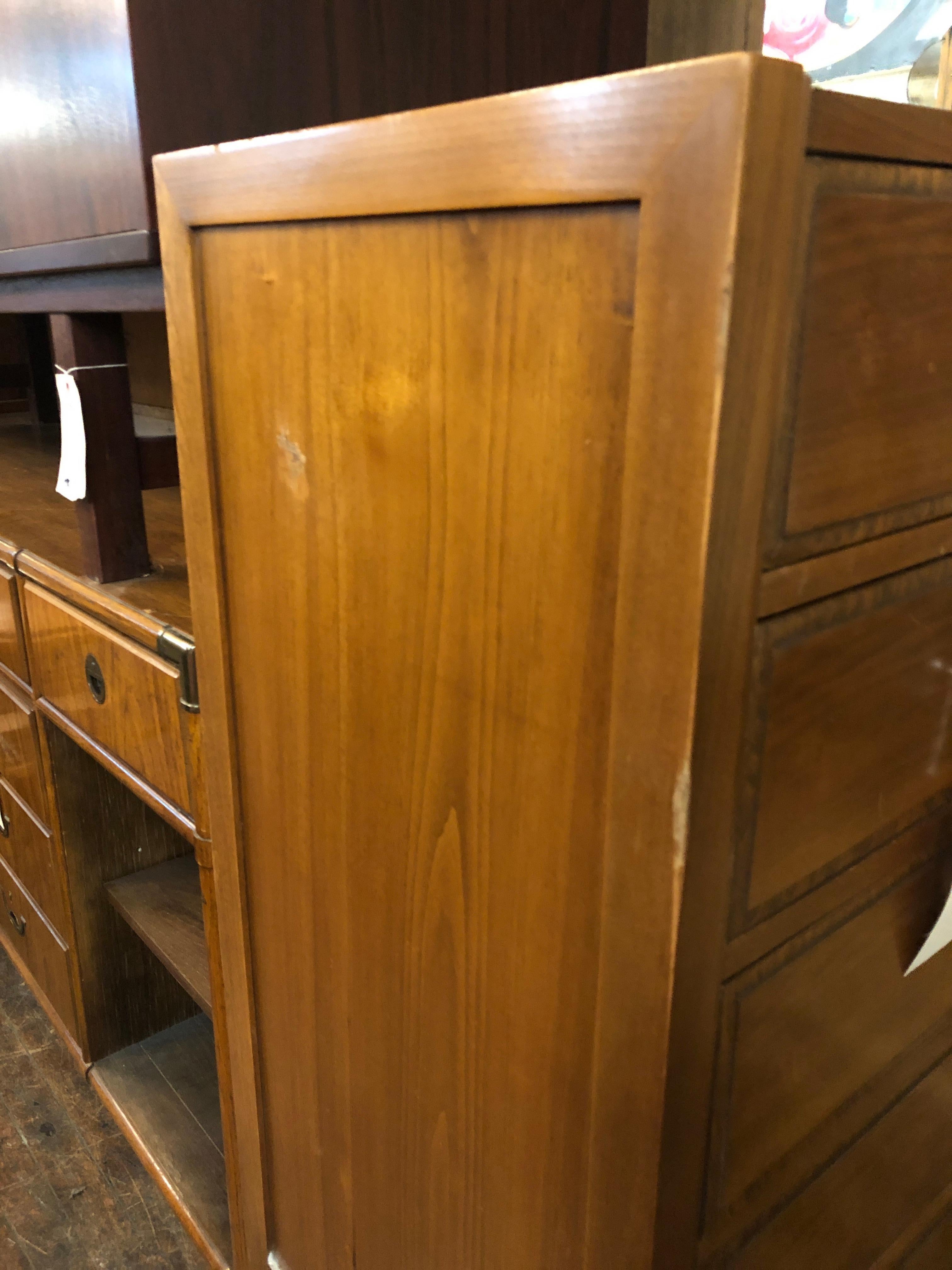 Basic Witz - Comò Highboy in legno di noce del Medioevo in vendita 10