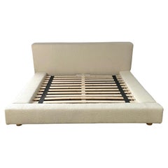 Básico upholstered platform bed