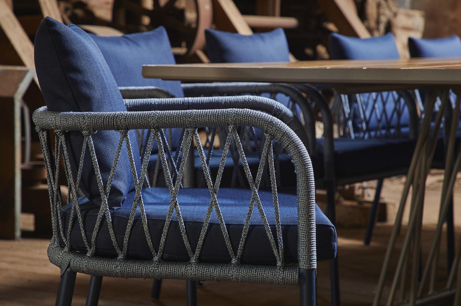 Zeitgenössischer Sessel für den Außenbereich, Aluminium mit nautischem Seilmuster - Bask  (21. Jahrhundert und zeitgenössisch) im Angebot