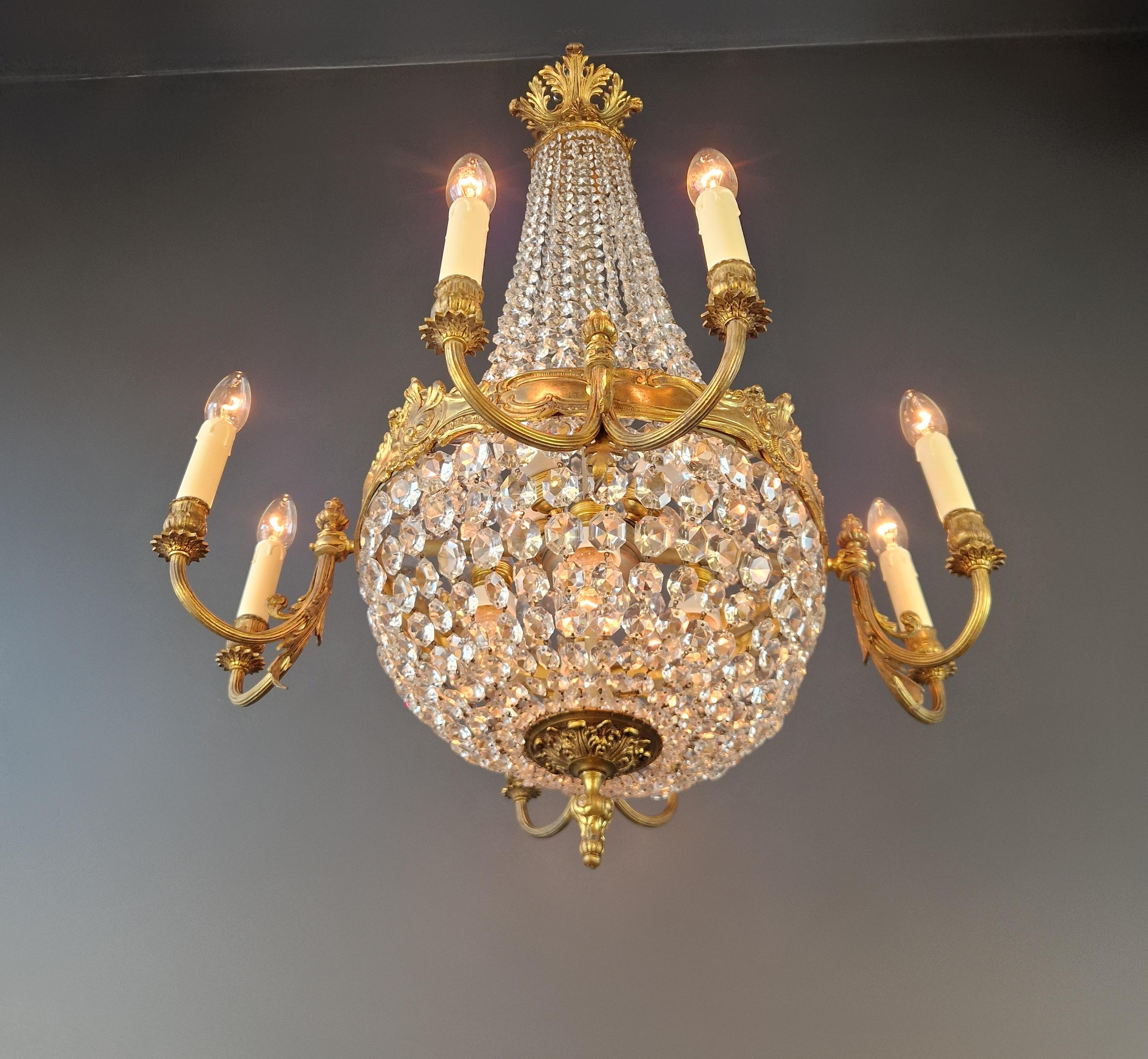 Noué à la main Lustre panier Empire à 8 bras en laiton lustré de style néo-renaissance ancienne en vente