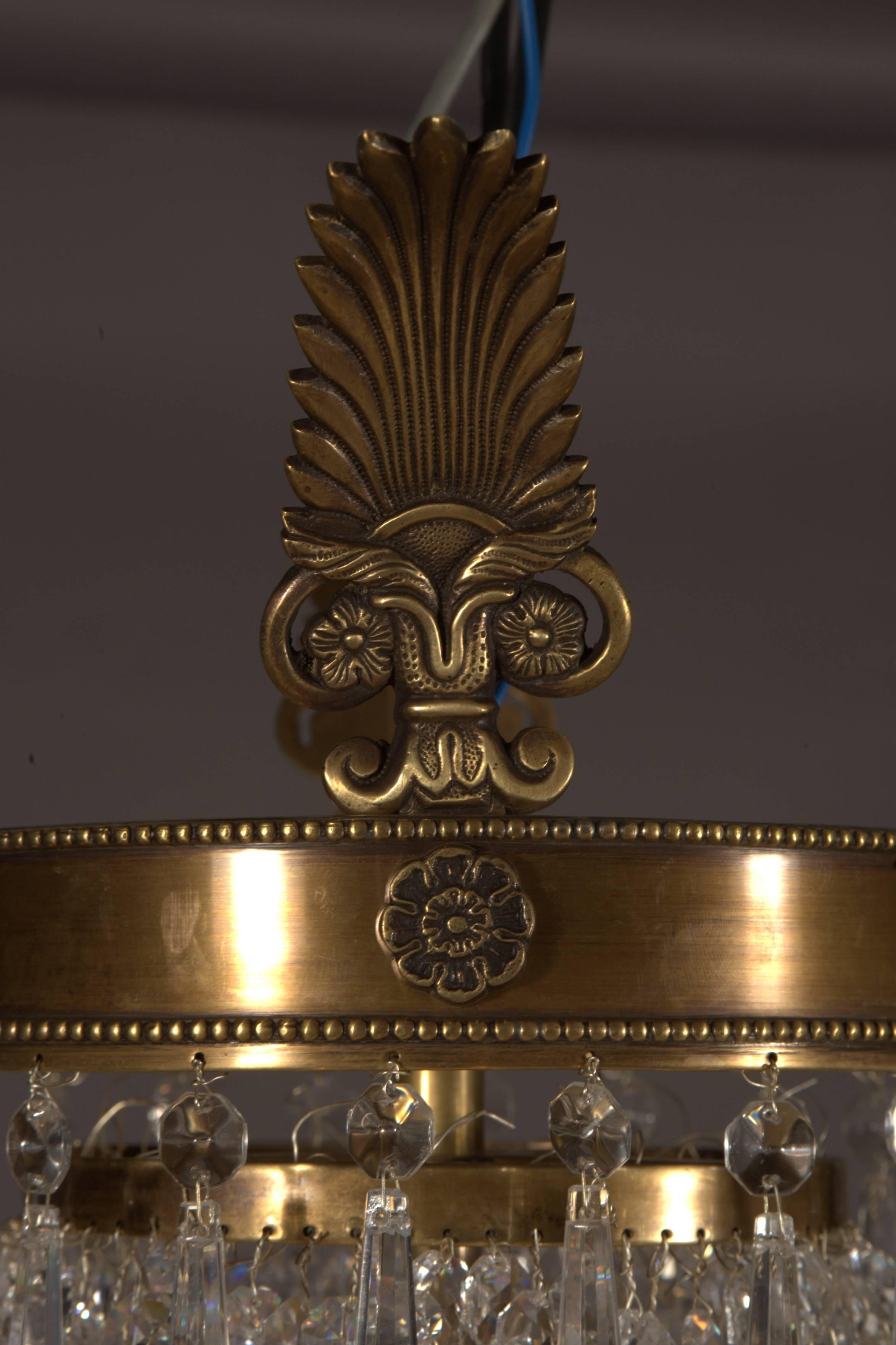 Korb-Kronleuchter aus Bronze im antiken Biedermeier-Stil aus Messing  im Angebot 1