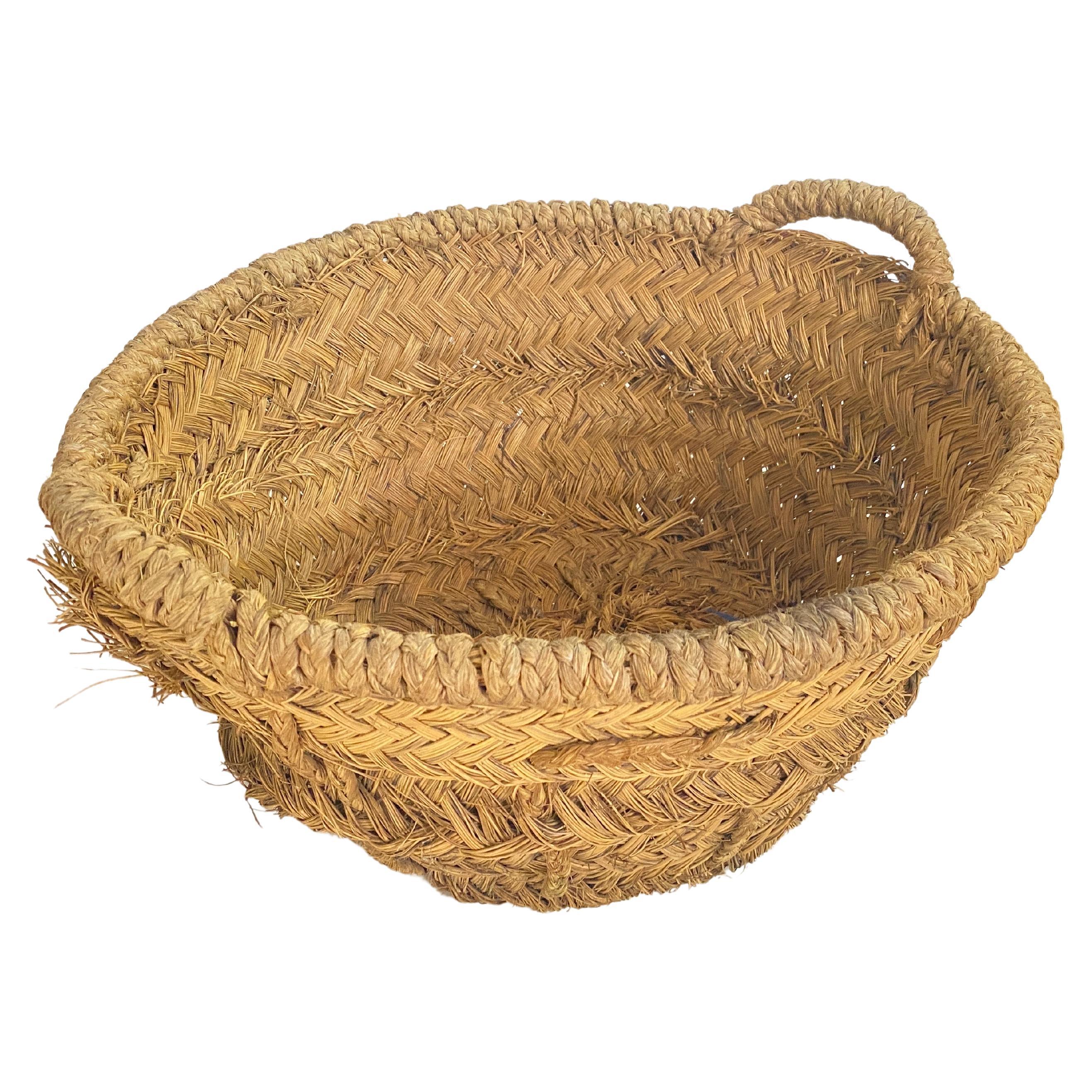 Mid-Century Modern  Basket in Rattan Rond Form Italy, Brown Color 1970 For Sale