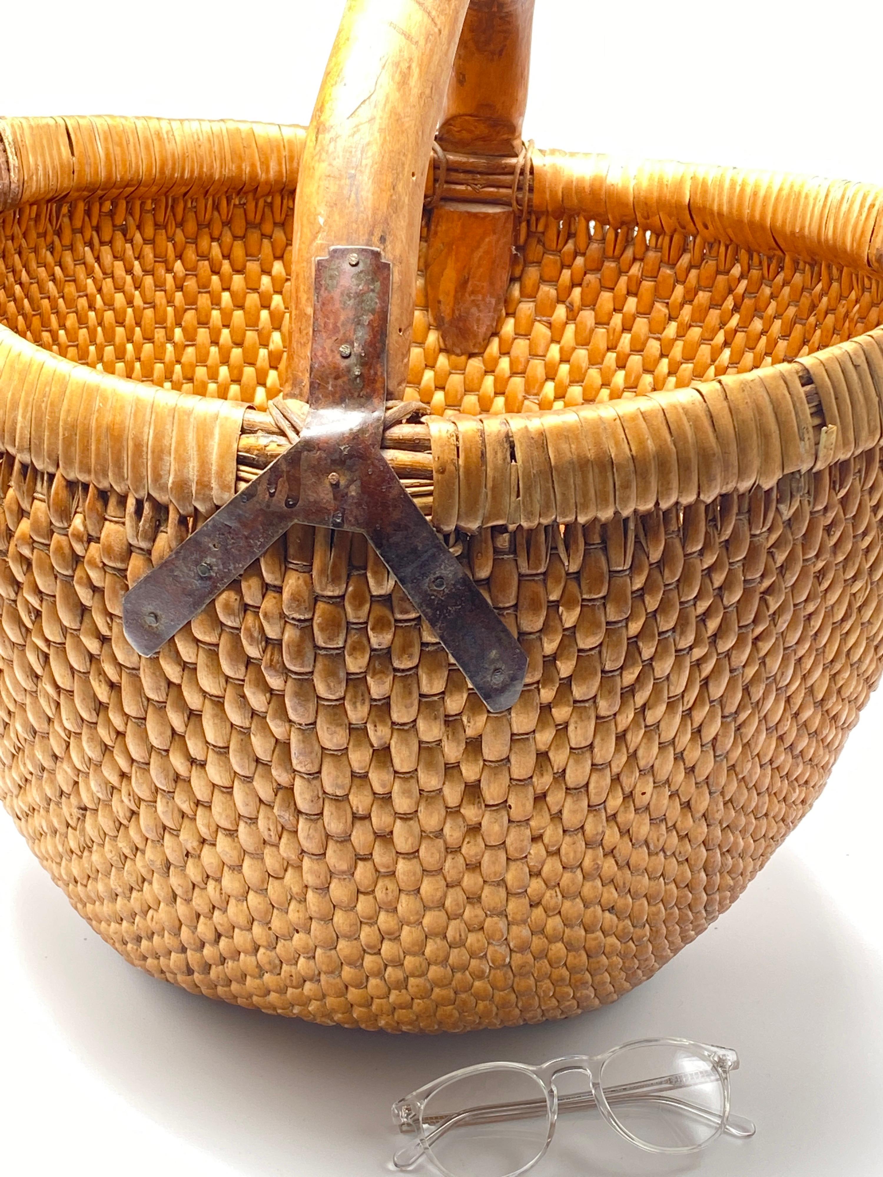 Basket in Wicker, and Wood, China, XX Century, Artisanal Made, Yellow Color 4