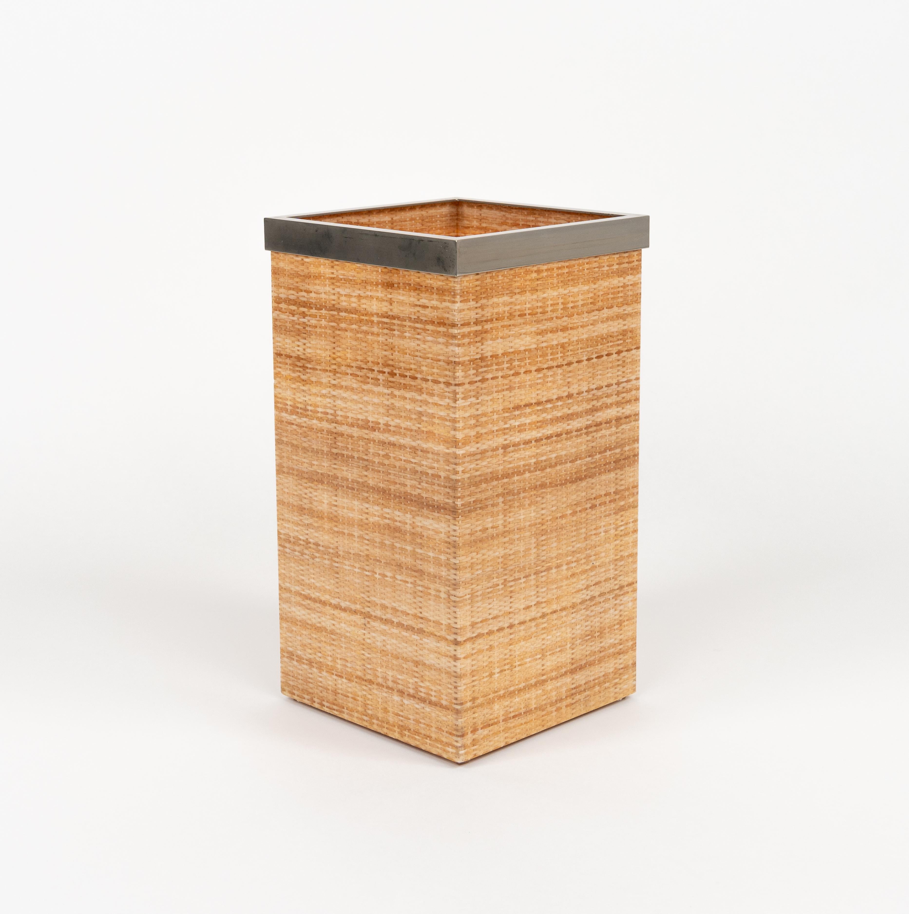 italien Basket or Umbrella Stand in Lucite and Wicker Christian Dior Style, Italy 1970s en vente