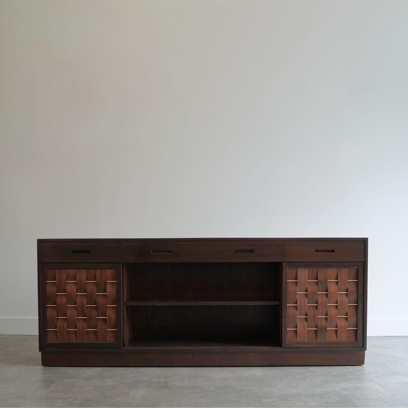 Basket Weave Credenza by Edward Wormley in Mahogany, C. 1960s In Good Condition For Sale In Westport, CT