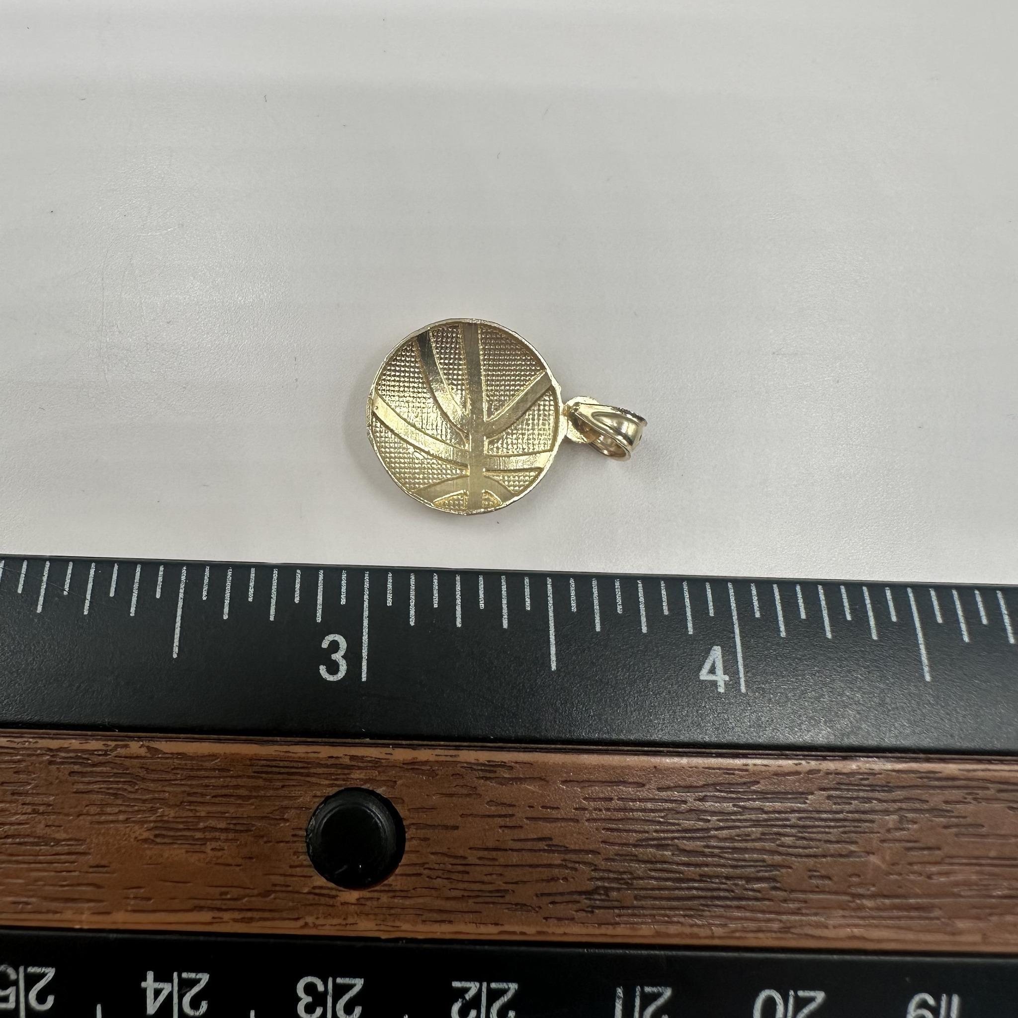 Colgante de baloncesto en oro amarillo de 14 quilates - 1,04 g, se ajusta a una cadena pequeña, estado nuevo en venta 1