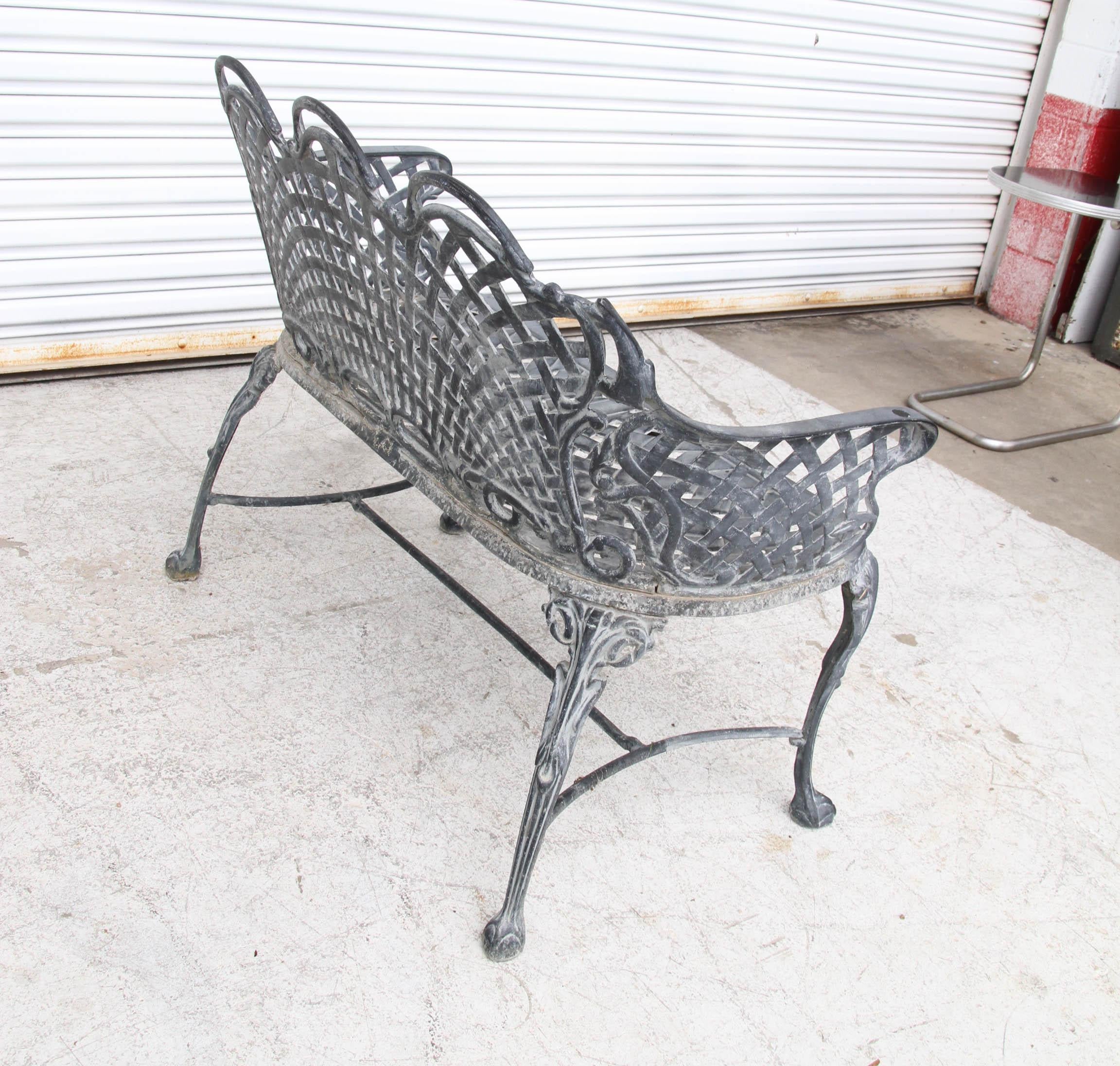 Basketweave Cast Aluminum Triple Arch Settee In Distressed Condition For Sale In Pasadena, TX