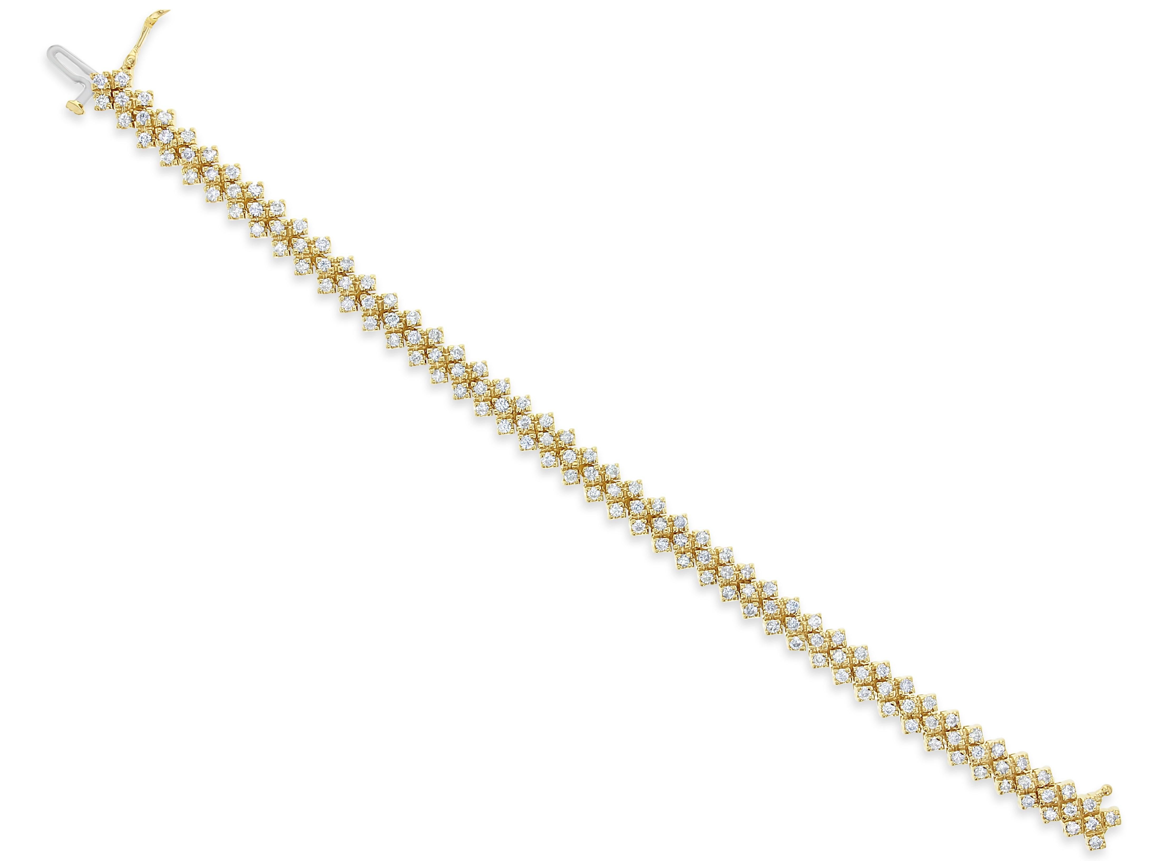 ♥ Tennisarmband Beschreibung ♥

Hauptstein: Diamant
Ungefähr. Diamant Gesamtkarat: 4,25cttw
Farbe des Diamanten: J/K
Diamant Reinheit: SI1/SI2
Diamant-Schliff: Rund
Metall Typ: 14K Gelbgold
Metall Gewicht: 25 - 26 Gramm
Breite: 7 mm
Armband Länge: 7