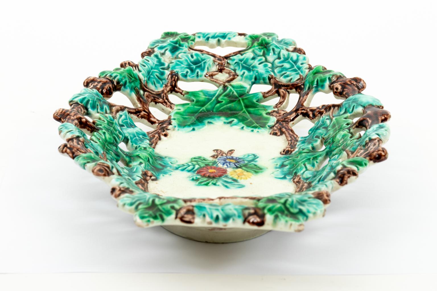 Basketweave Majolica Serving Dish with Leaf and Vine Pattern For Sale 1