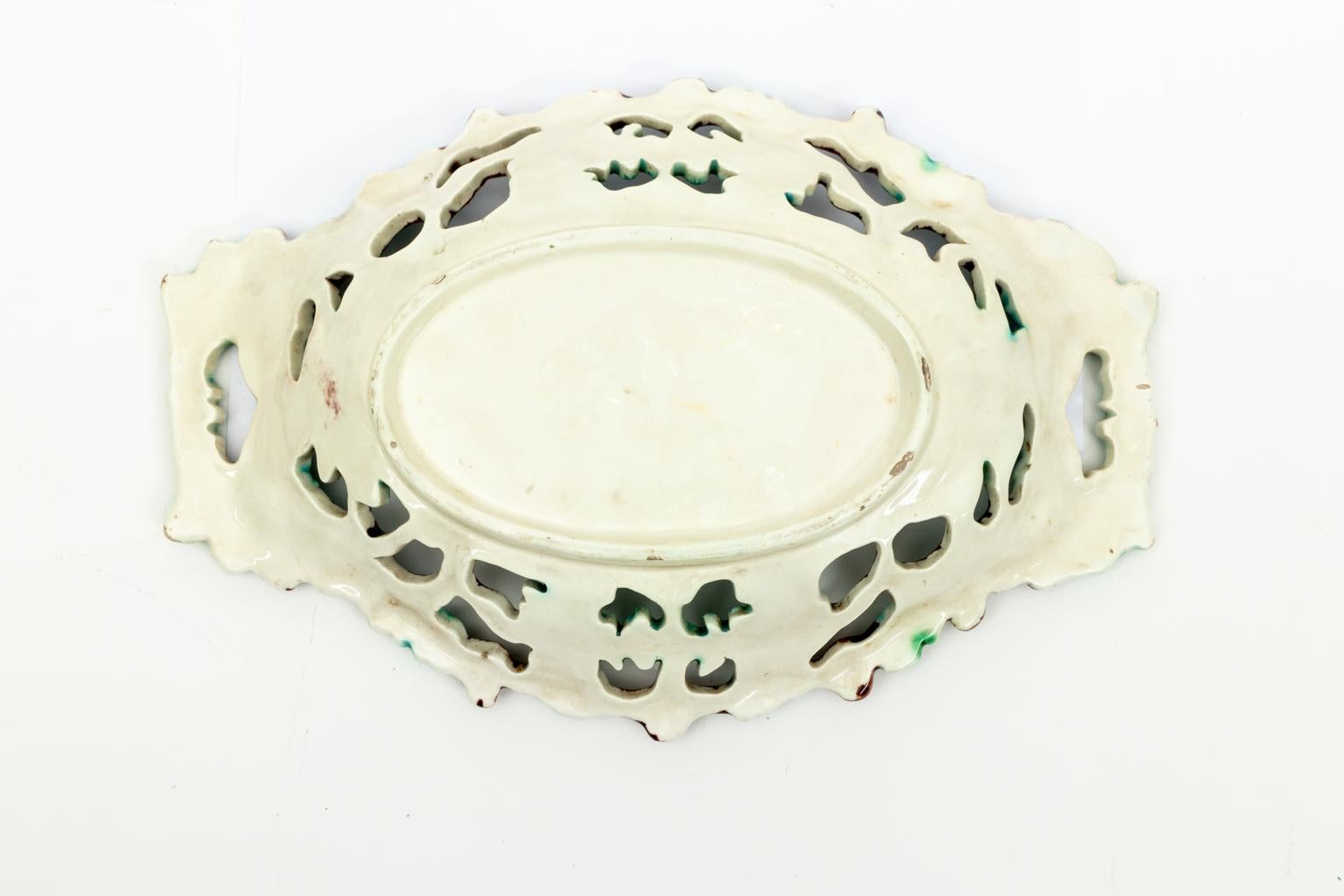 Basketweave Majolica Serving Dish with Leaf and Vine Pattern For Sale 3