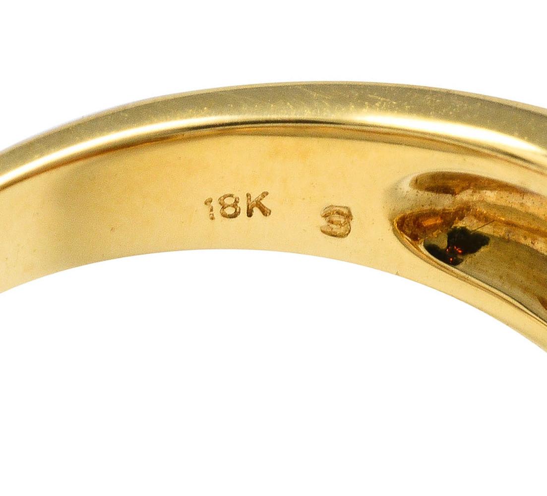 Baskin Bros. 2.50 Carats Orange Sapphire Diamond 18 Karat Gold Gemstone Ring In Excellent Condition In Philadelphia, PA