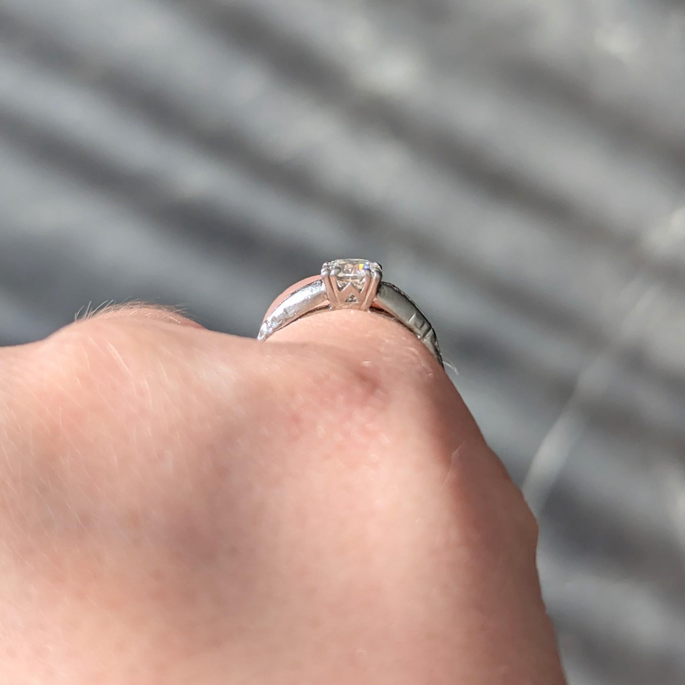Donna Baskin Bros. Anello di fidanzamento vintage in platino con diamante dal taglio europeo retrò in vendita