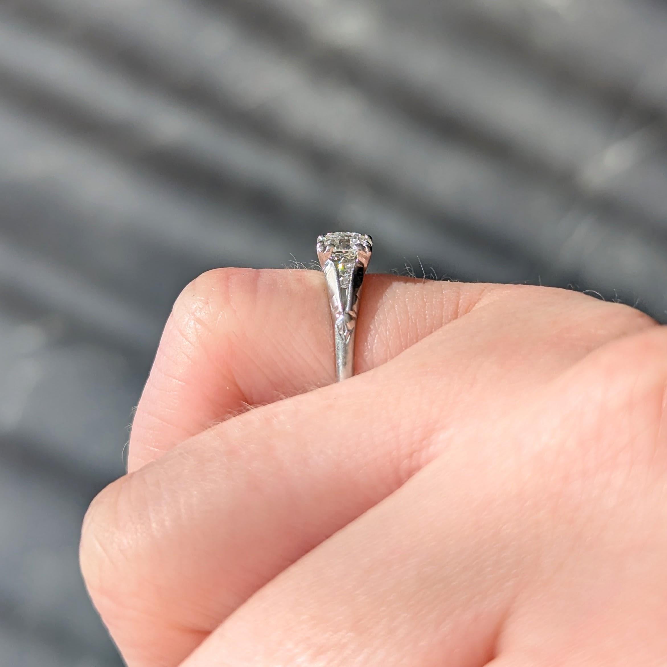 Baskin Bros. Anello di fidanzamento vintage in platino con diamante dal taglio europeo retrò in vendita 1