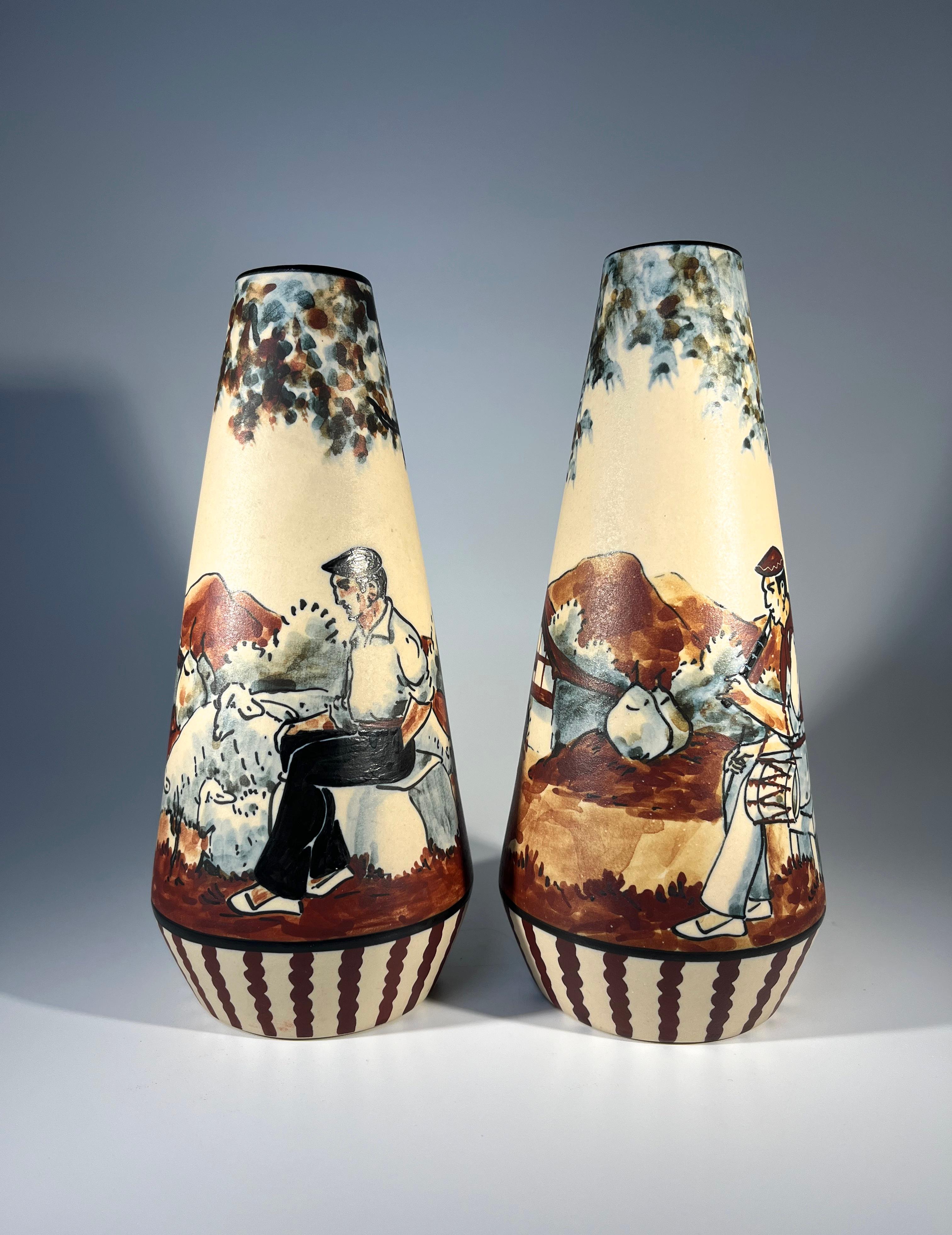 Paire de vases avec musicien et berger basque, Anne-Marie Grillard, Ciboure, France en vente 1