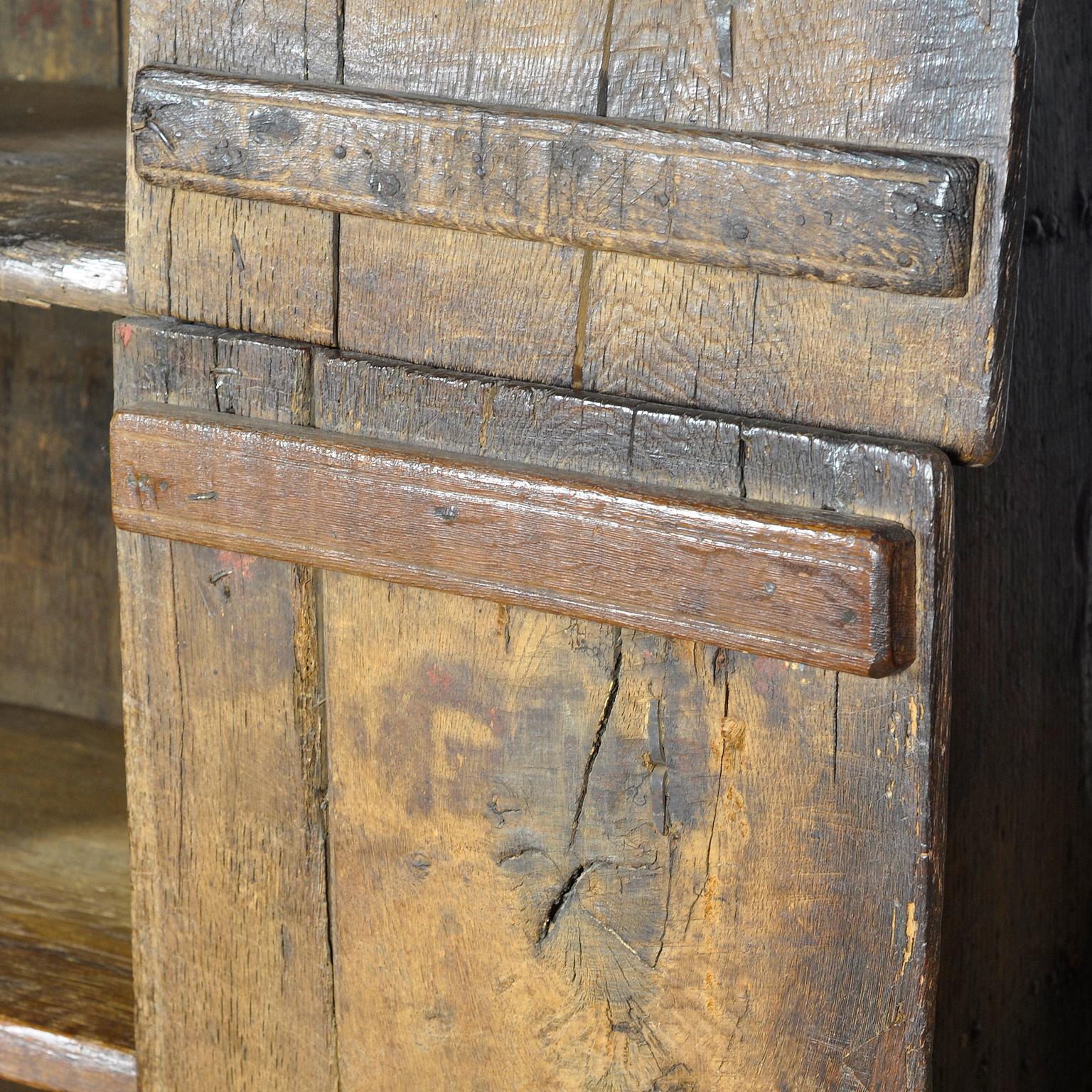 Basque Oak Storage Cabinet, 17th Century siglo XVIII y antes en venta