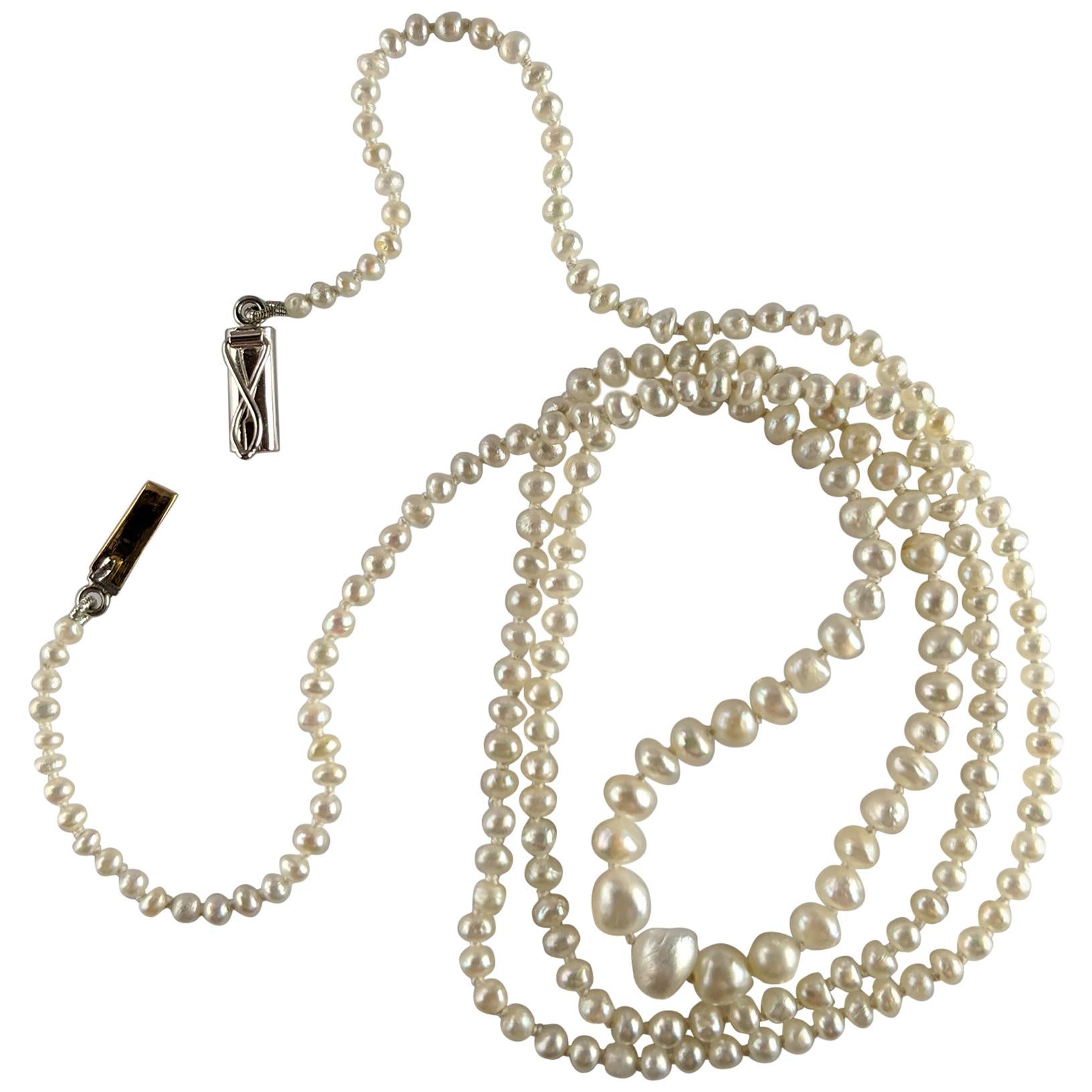 Basra Pearl Necklace Unisex For Sale at 1stdibs
