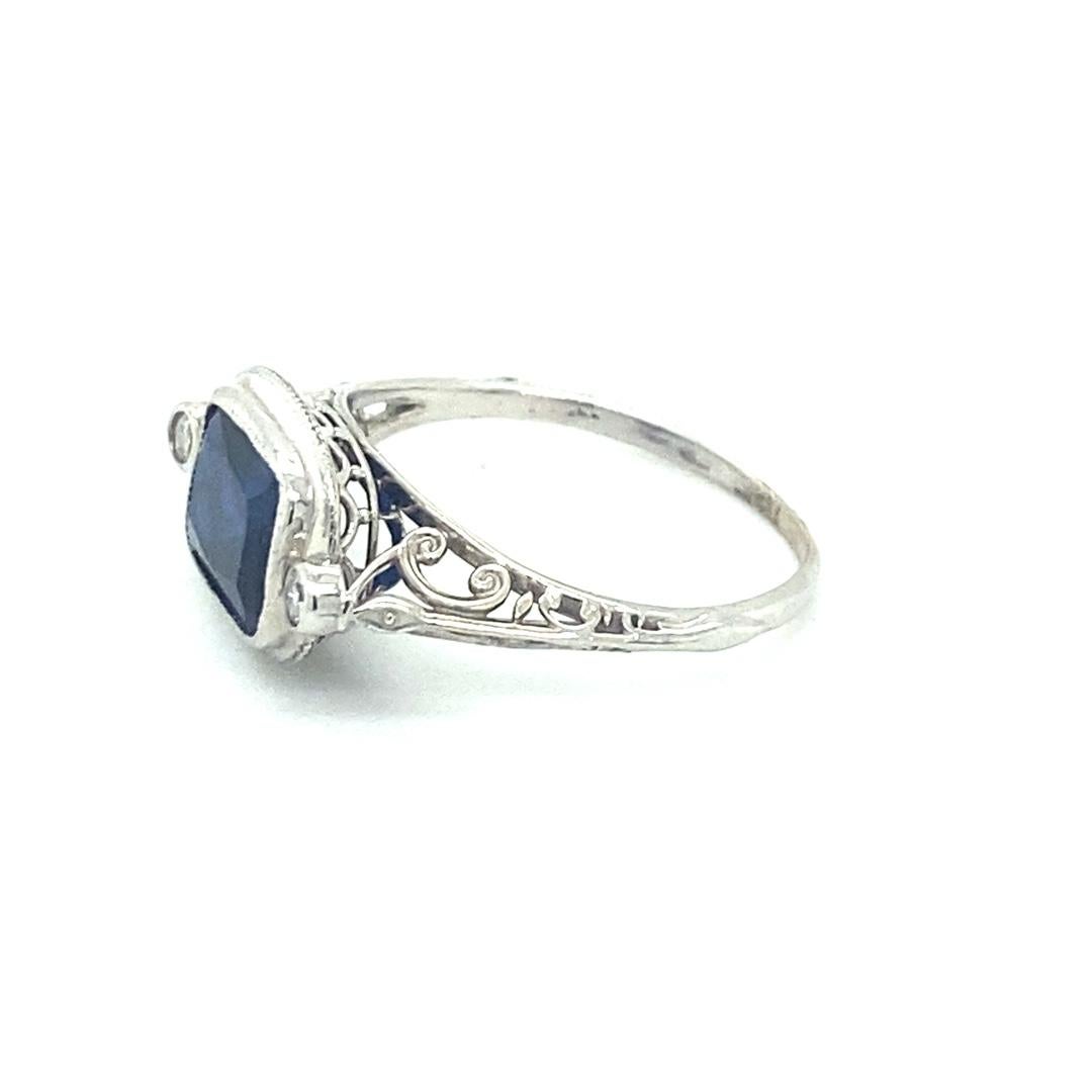 For Sale:  Bass' Fine Jewelry White Gold Vieux Vintage Ring 2